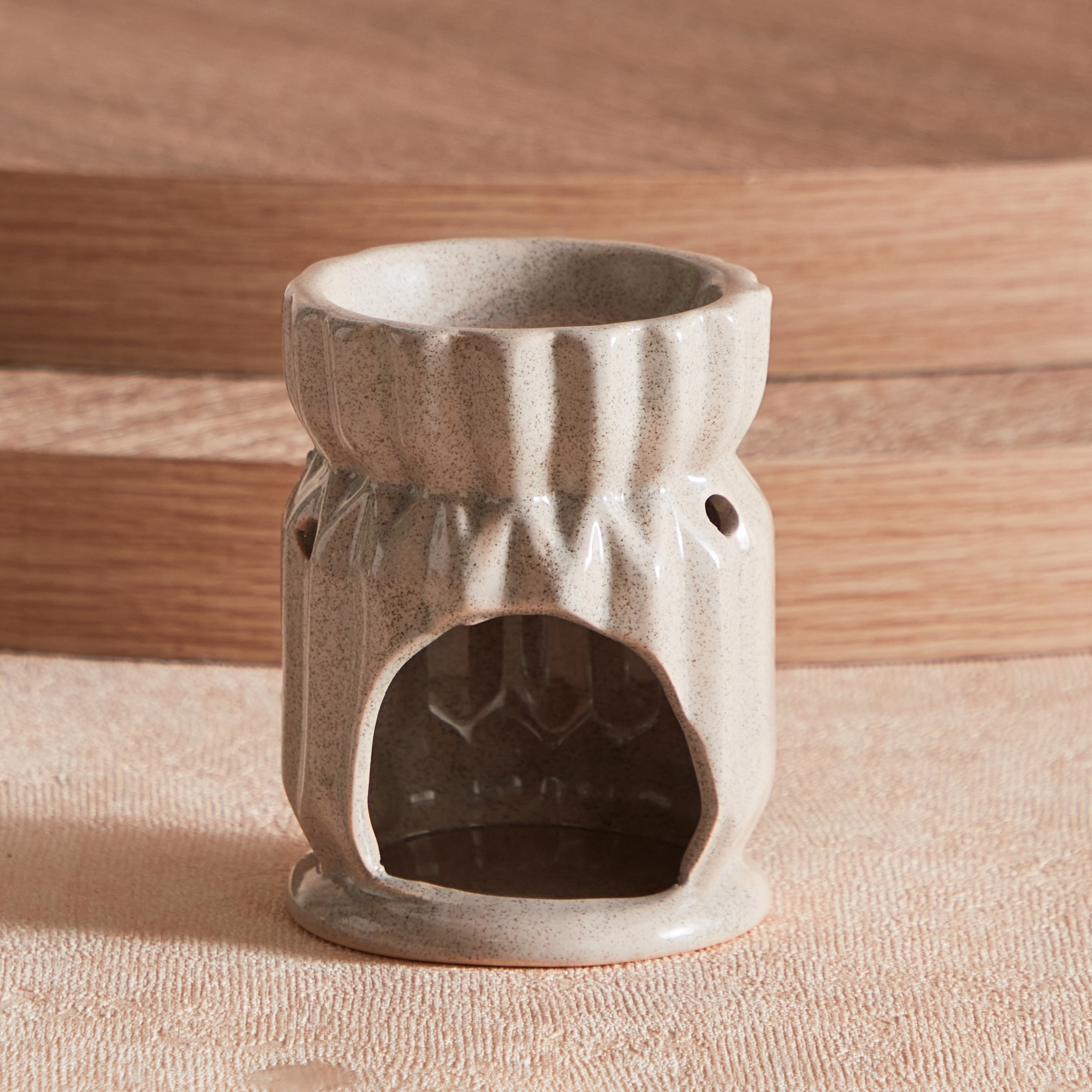 مبخرة زيت سيراميك من زيست- 7.5x7.5x10.5 سم-hbxhomeware-hbxdecorandfurnishings-image-2