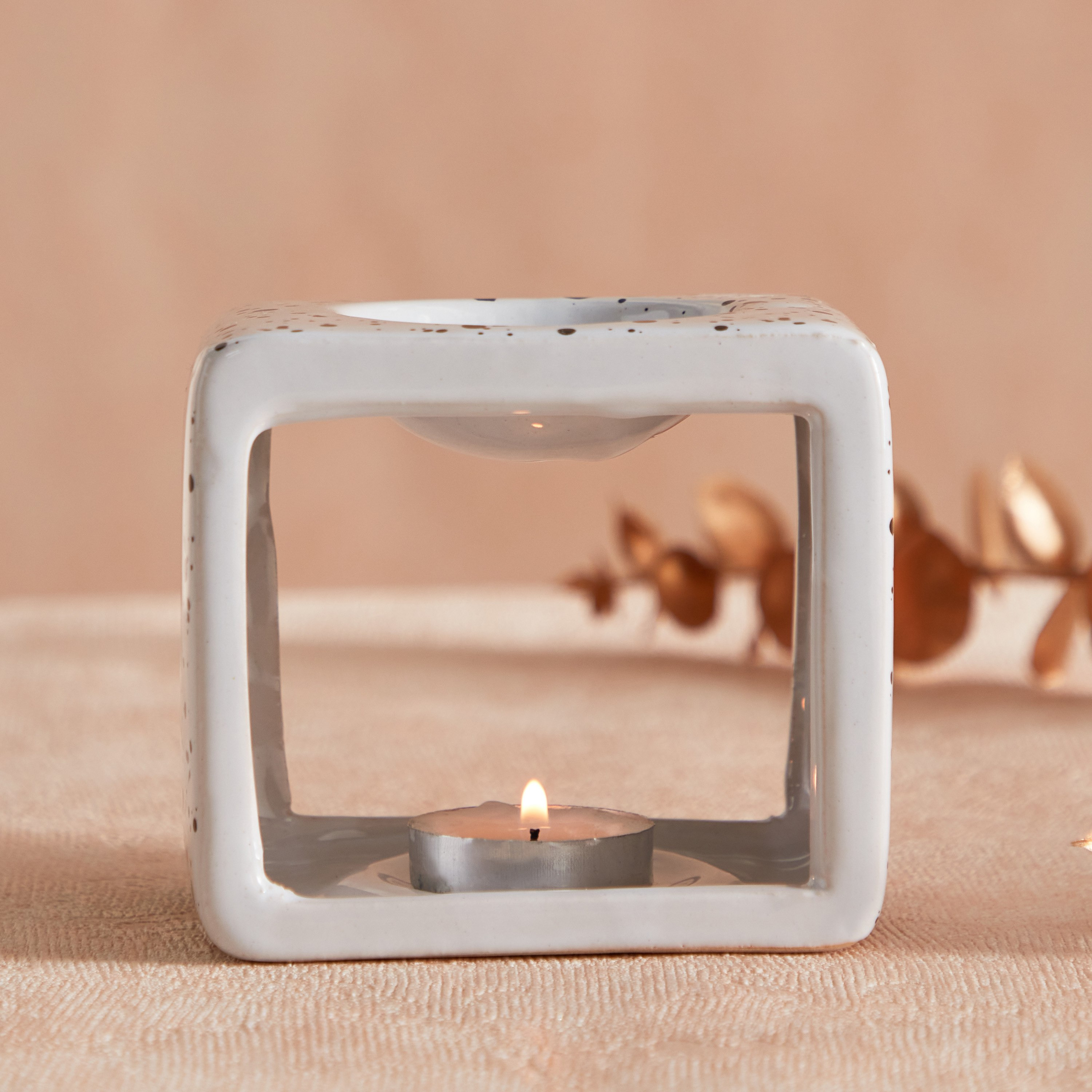 مبخرة زيت سيراميك تارازو من زيست - 9.5x7x8.5 سم-hbxhomeware-hbxdecorandfurnishings-image-1
