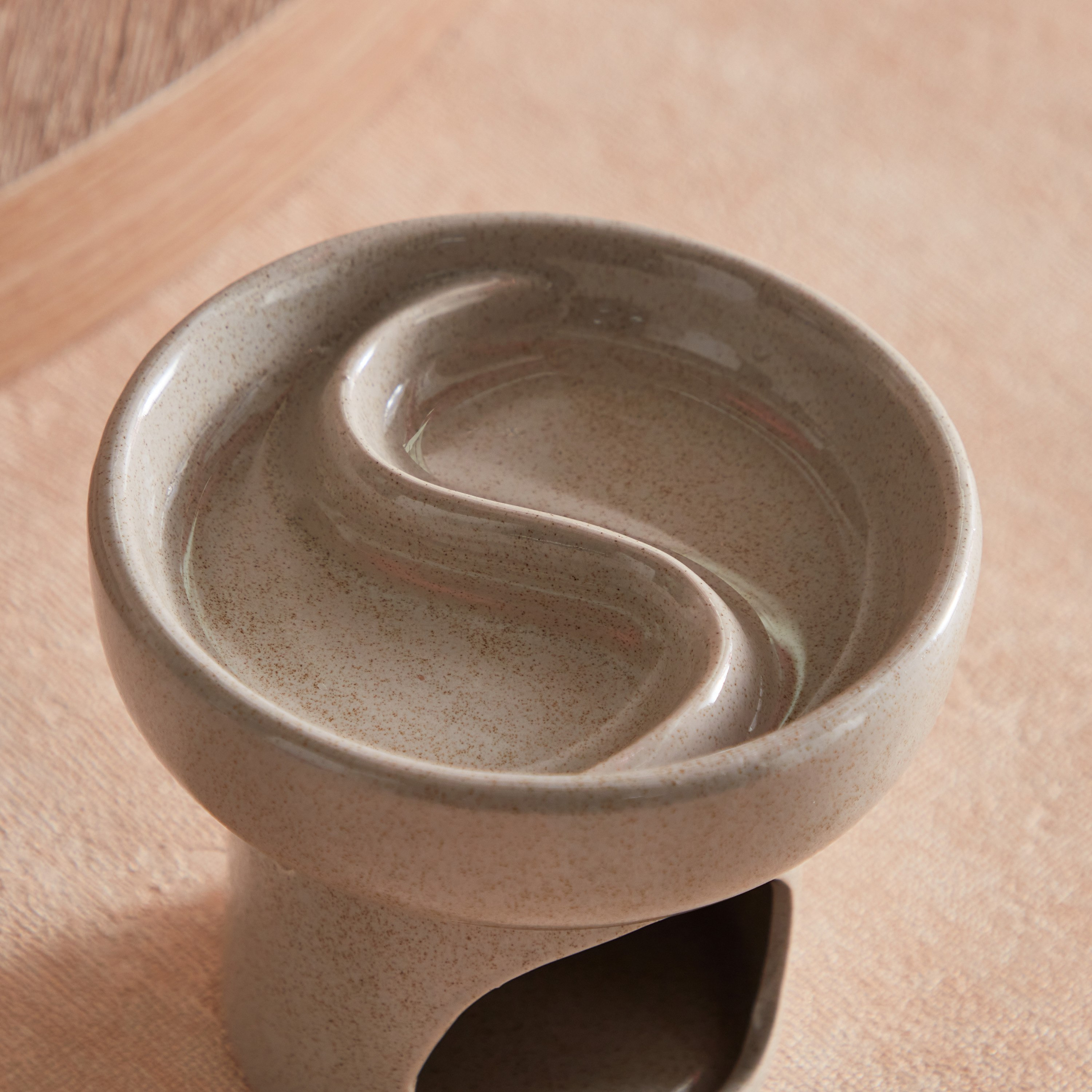 Zest Ceramic Oil Burner - 11.5x11.5x10 cm-hbxhomeware-hbxdecorandfurnishings-image-3