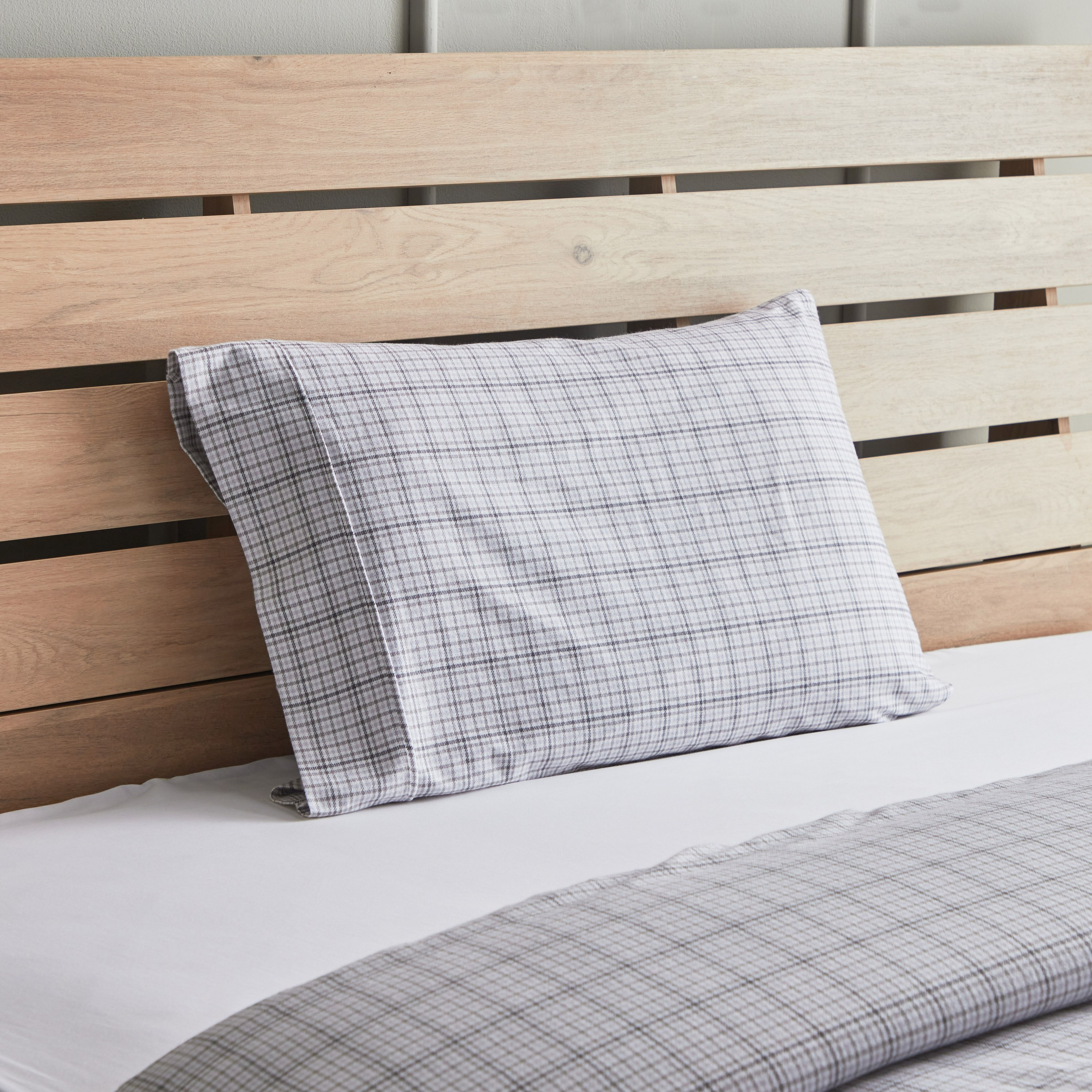 Snug Harbor Check 2-Piece Cotton Flannel Twin Comforter Set - 150x220 cm-hbxhomeware-hbxdecorandfurnishings-image-3