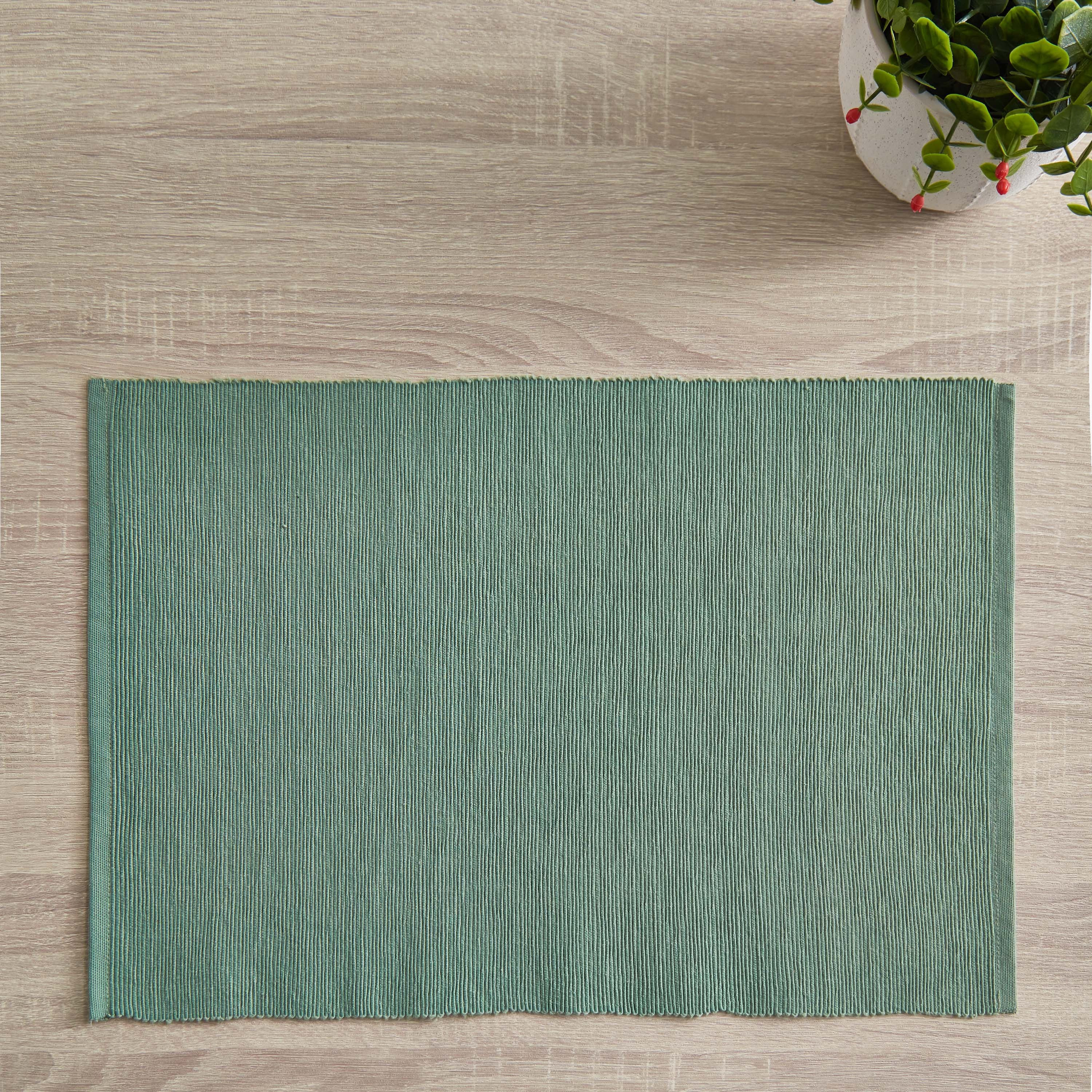لبادة صحون مضلّعة من أتلانتا - 33x48 سم-hbxdecorandfurnishings-homefurnishings-tablelinens-image-1