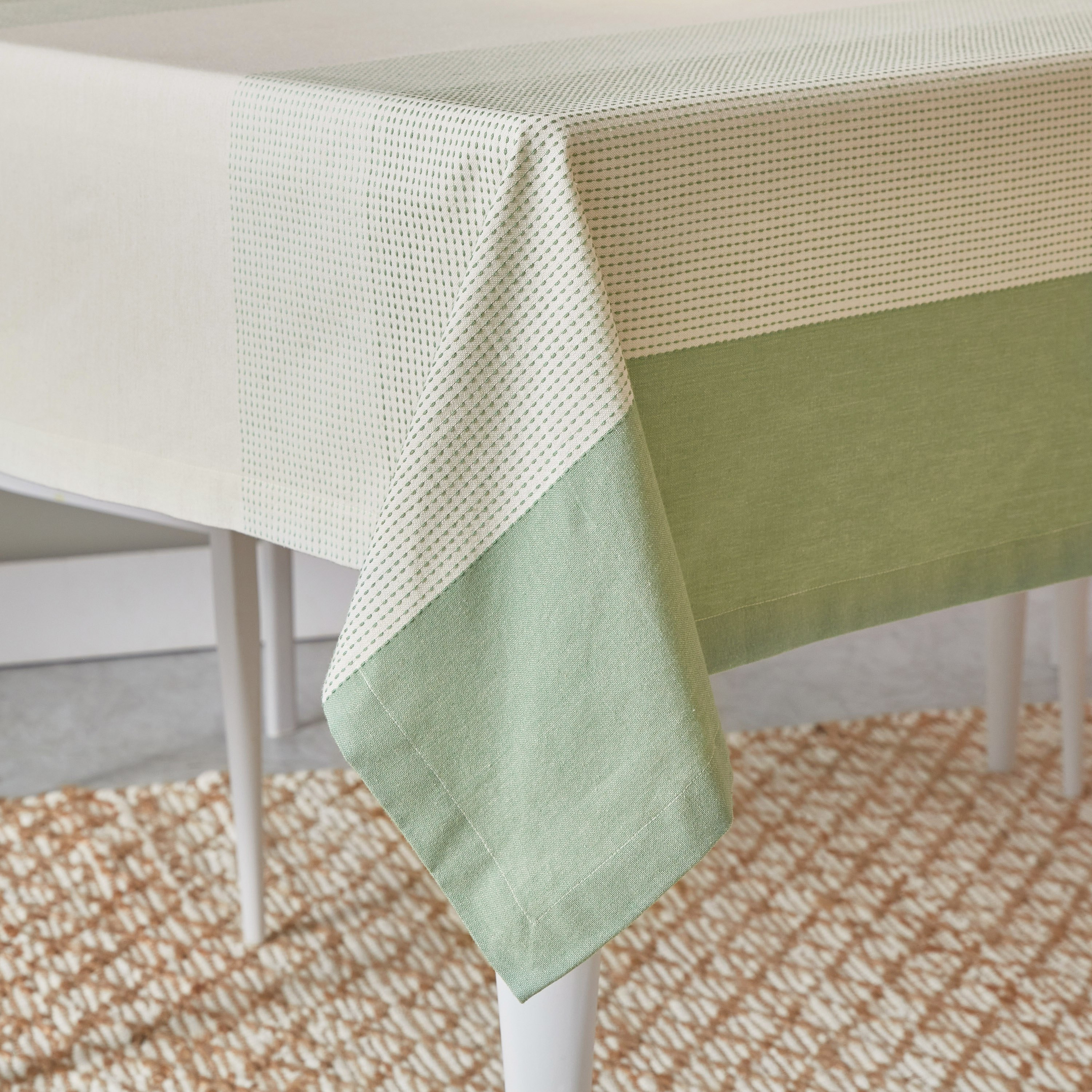 مفرش طاولة بيسترو من بايتون- 130x170 سم-hbxdecorandfurnishings-homefurnishings-tablelinens-image-2