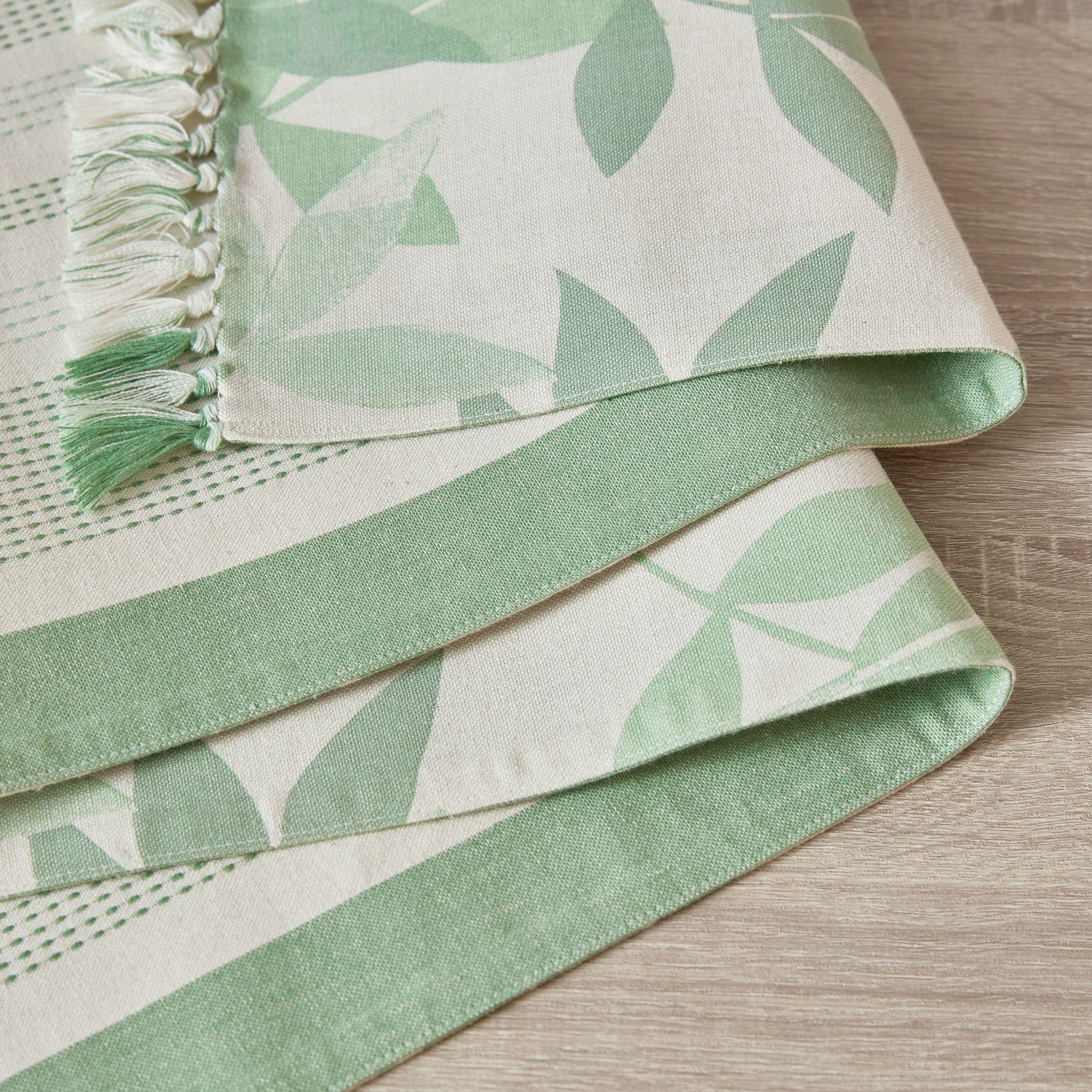 مفرش طاولة يستخدم على الوجهين بيسترو من بايتون - 33x180 سم-hbxdecorandfurnishings-homefurnishings-tablelinens-image-5
