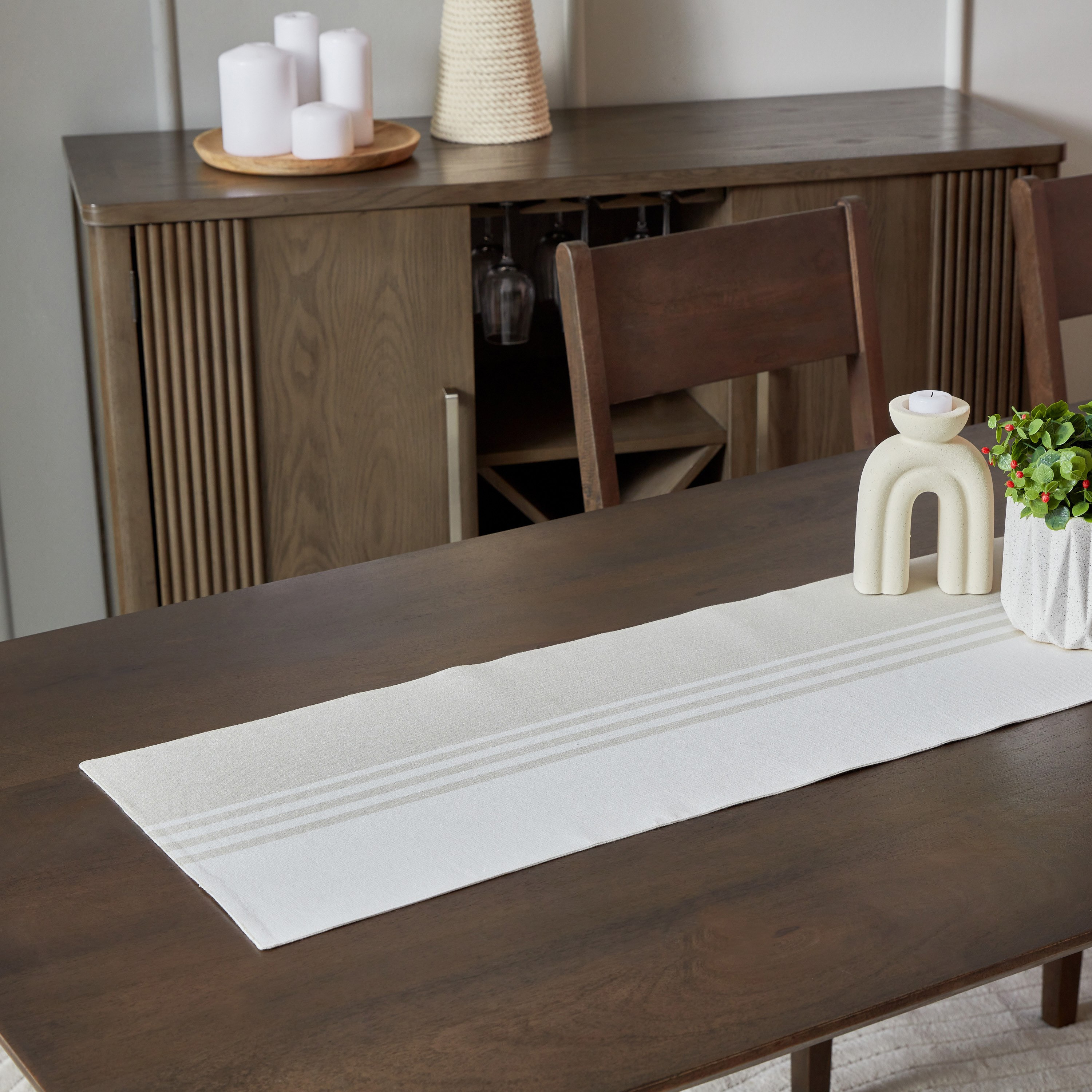 مفرش طاولة قابل للاستخدام على الوجهين من هارلي سافورا - 33X120 سم-hbxdecorandfurnishings-homefurnishings-tablelinens-image-1