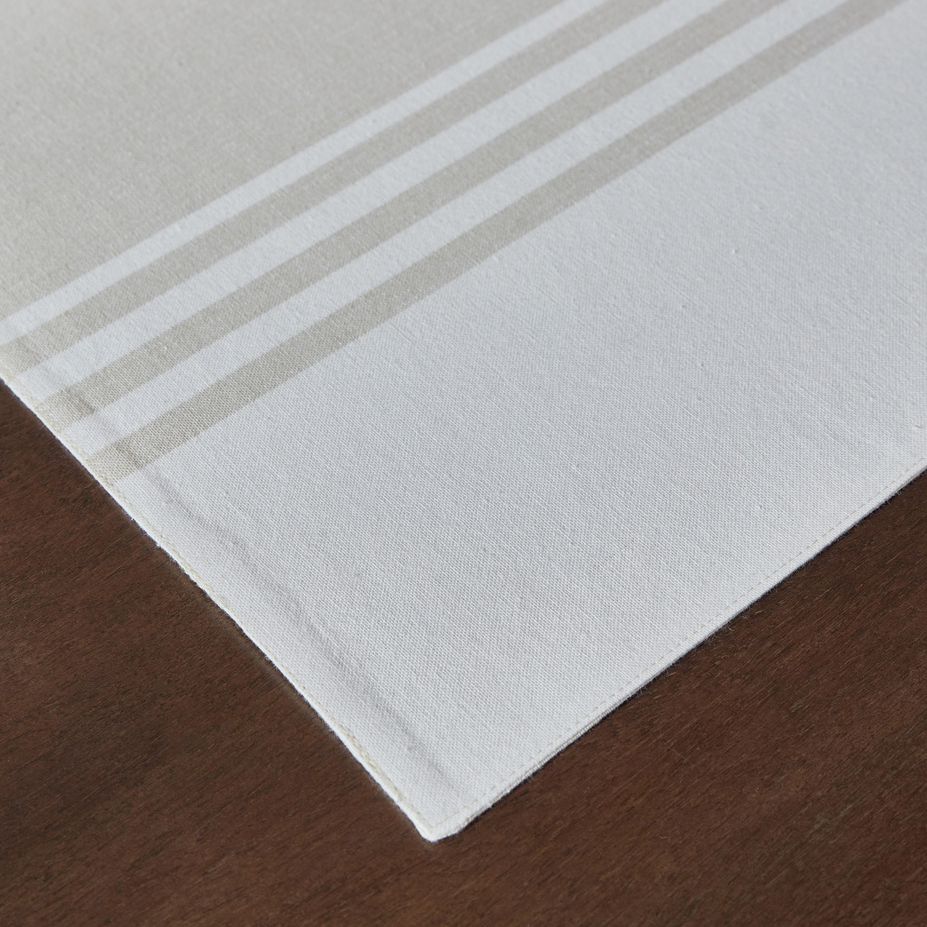 مفرش طاولة قابل للاستخدام على الوجهين من هارلي سافورا - 33X120 سم-hbxdecorandfurnishings-homefurnishings-tablelinens-image-2