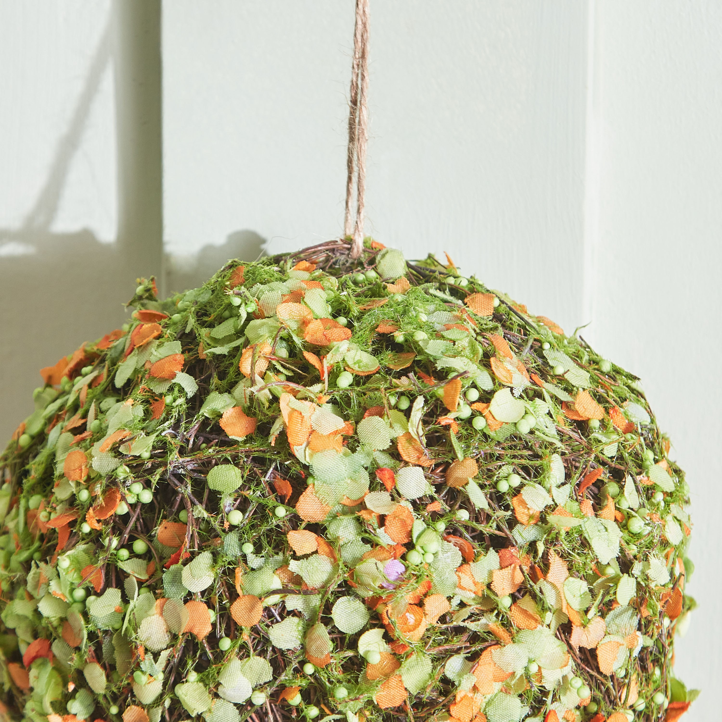 كرة زينة روطان من ترينت - 15x15x15 سم-hbxdecorandfurnishings-homeaccessories-artificialflowersandplants-image-2