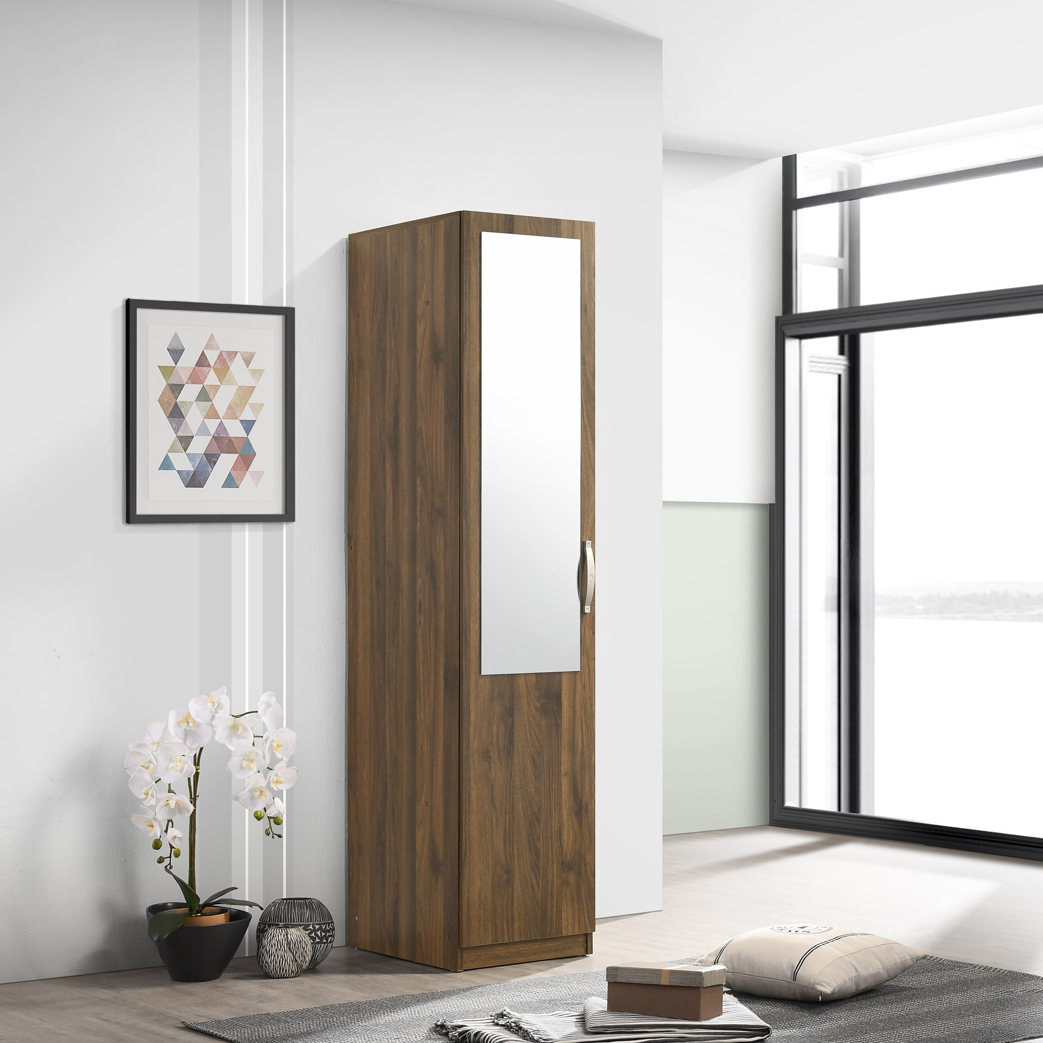 Wardrobe with one mirror outlet door