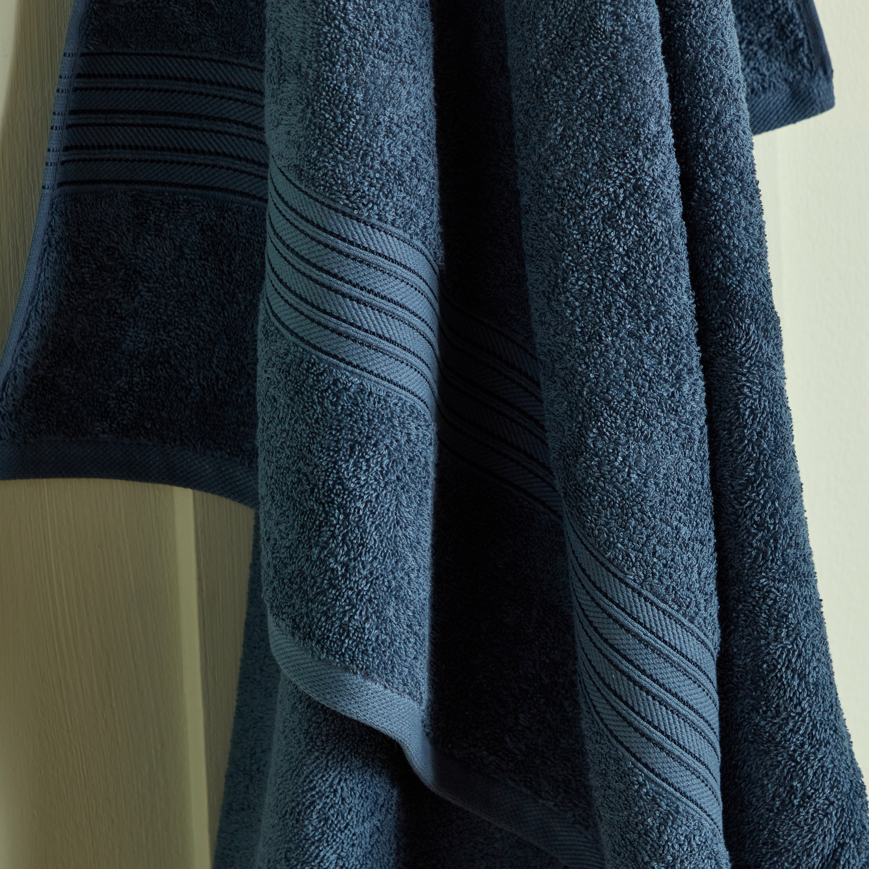 منشفة حمام ممشطة من إسنشيال - 90x150 سم-hbxbathroom-bathroomtextiles-image-4