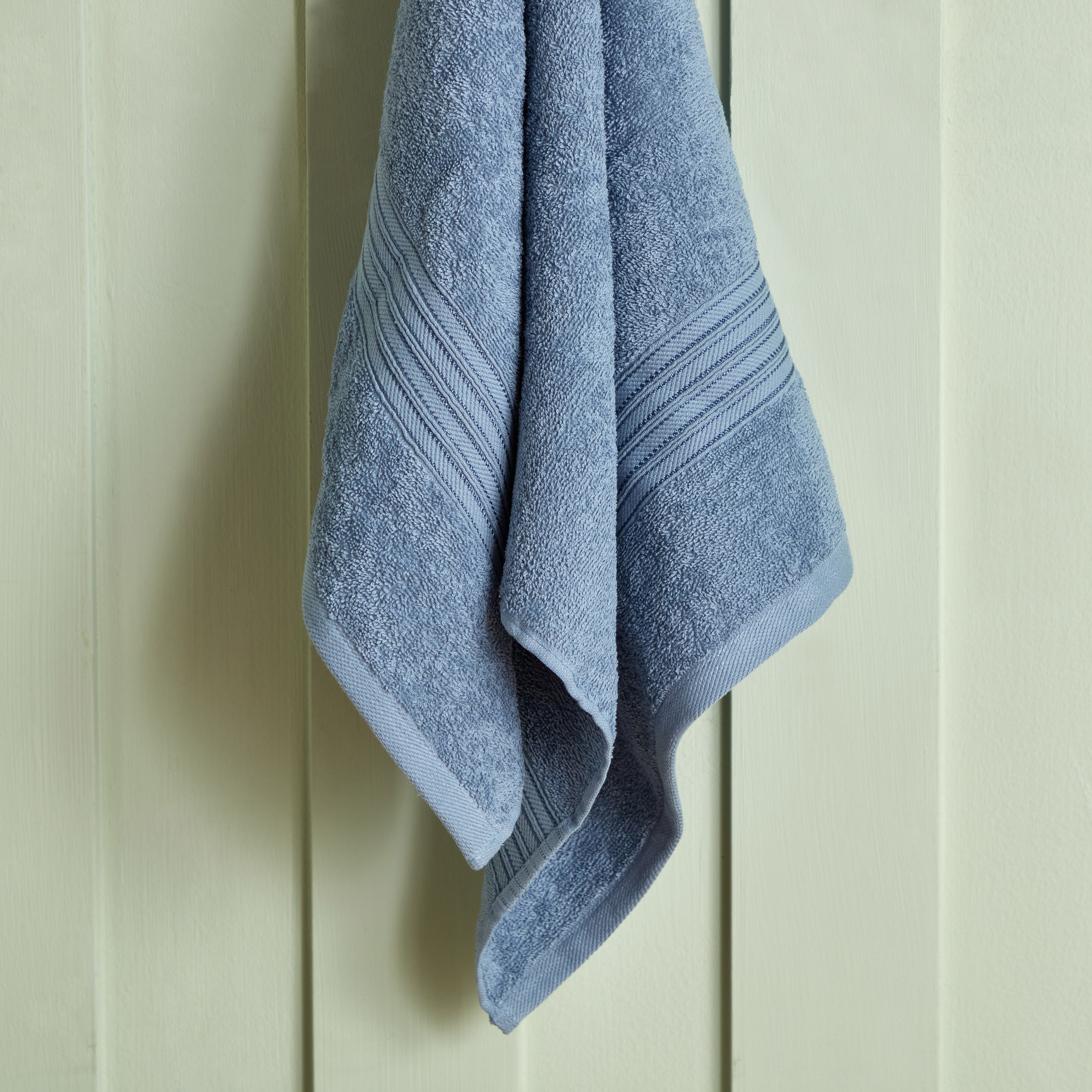 منشفة يد ممشطة من إسنشيال - 50x90 سم-hbxbathroom-bathroomtextiles-image-3