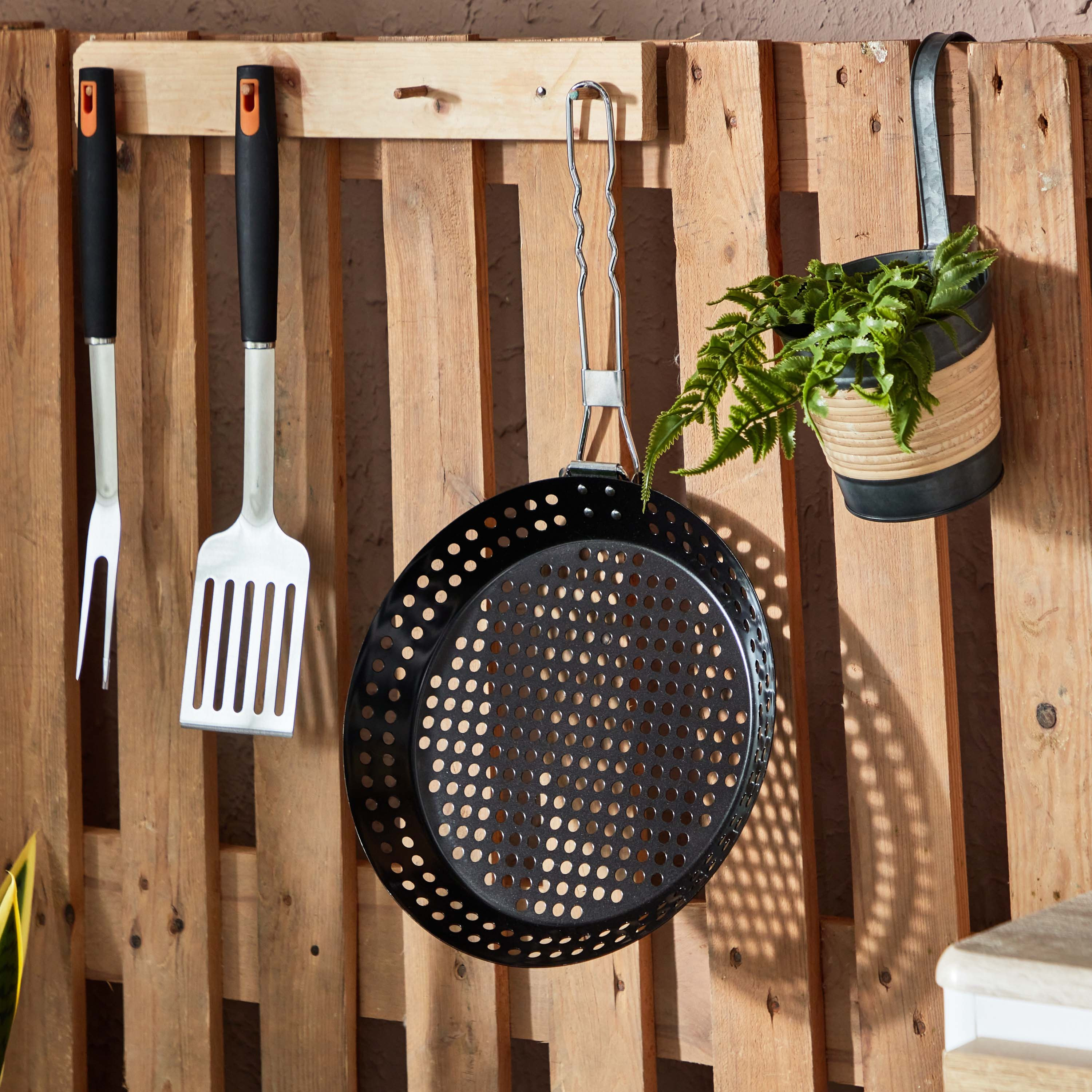 مقلاة شواء مستديرة من باربيكيو - 30.5 سم-hbxoutdoor-hbxoutdooraccessories-barbequeandgrills-image-1
