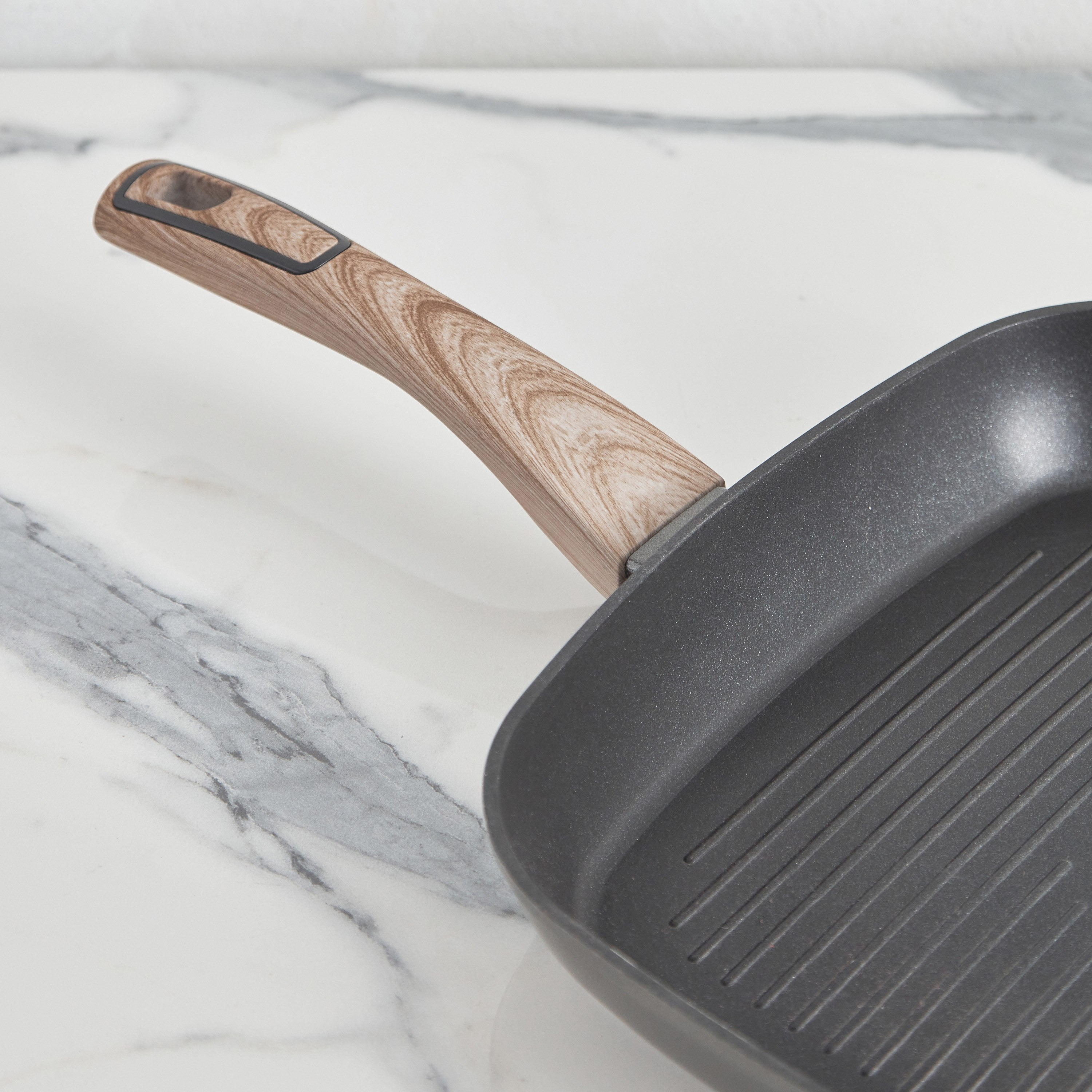 مقلاة شواء مطروقة من بيرجنر ألتيميت تي إكس - 28 سم-hbxkitchen-kitchenware-foodpreparation-image-2