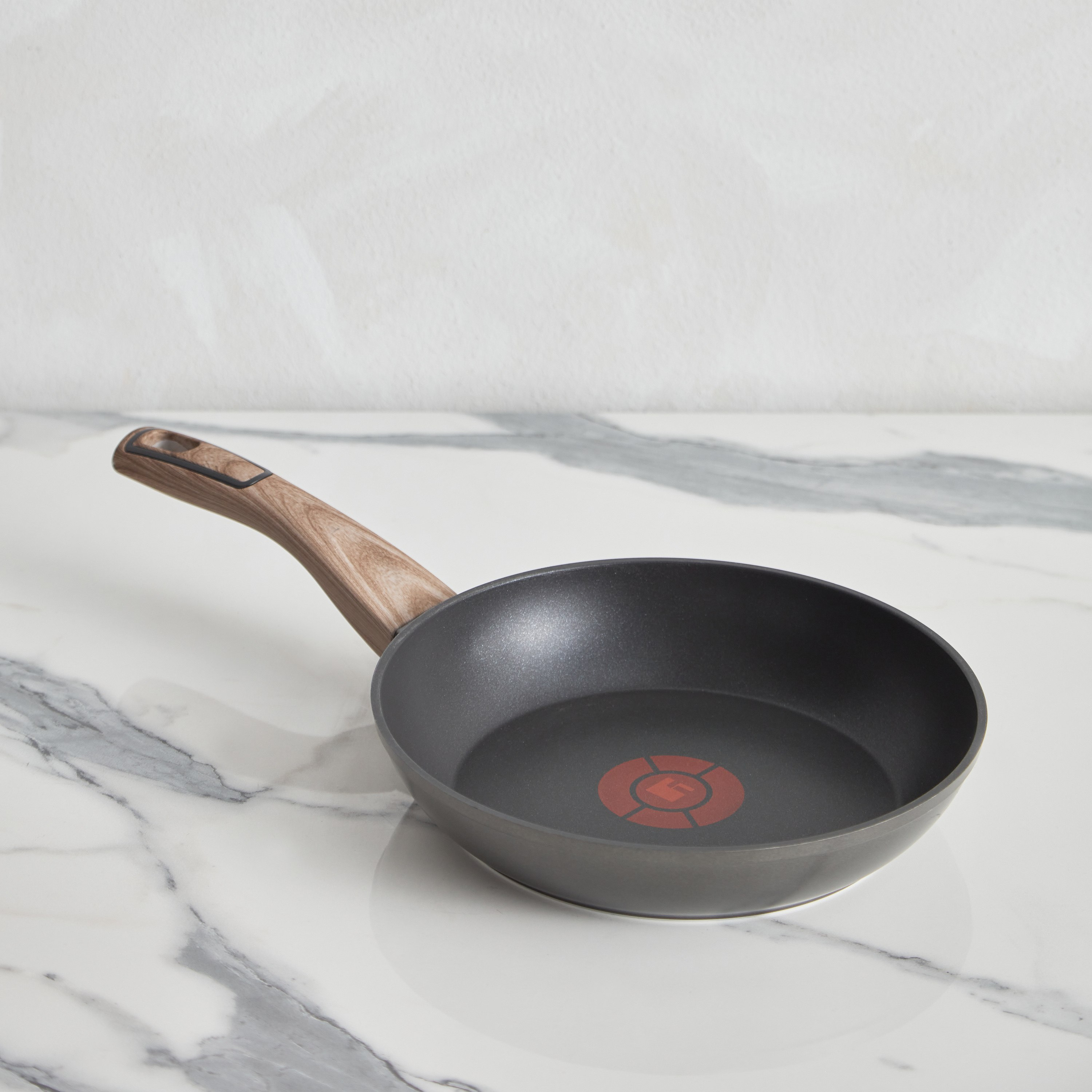 مقلاة شواء مطروقة من بيرجنر ألتيميت تي إكس - 22 سم-hbxkitchen-kitchenware-foodpreparation-image-1