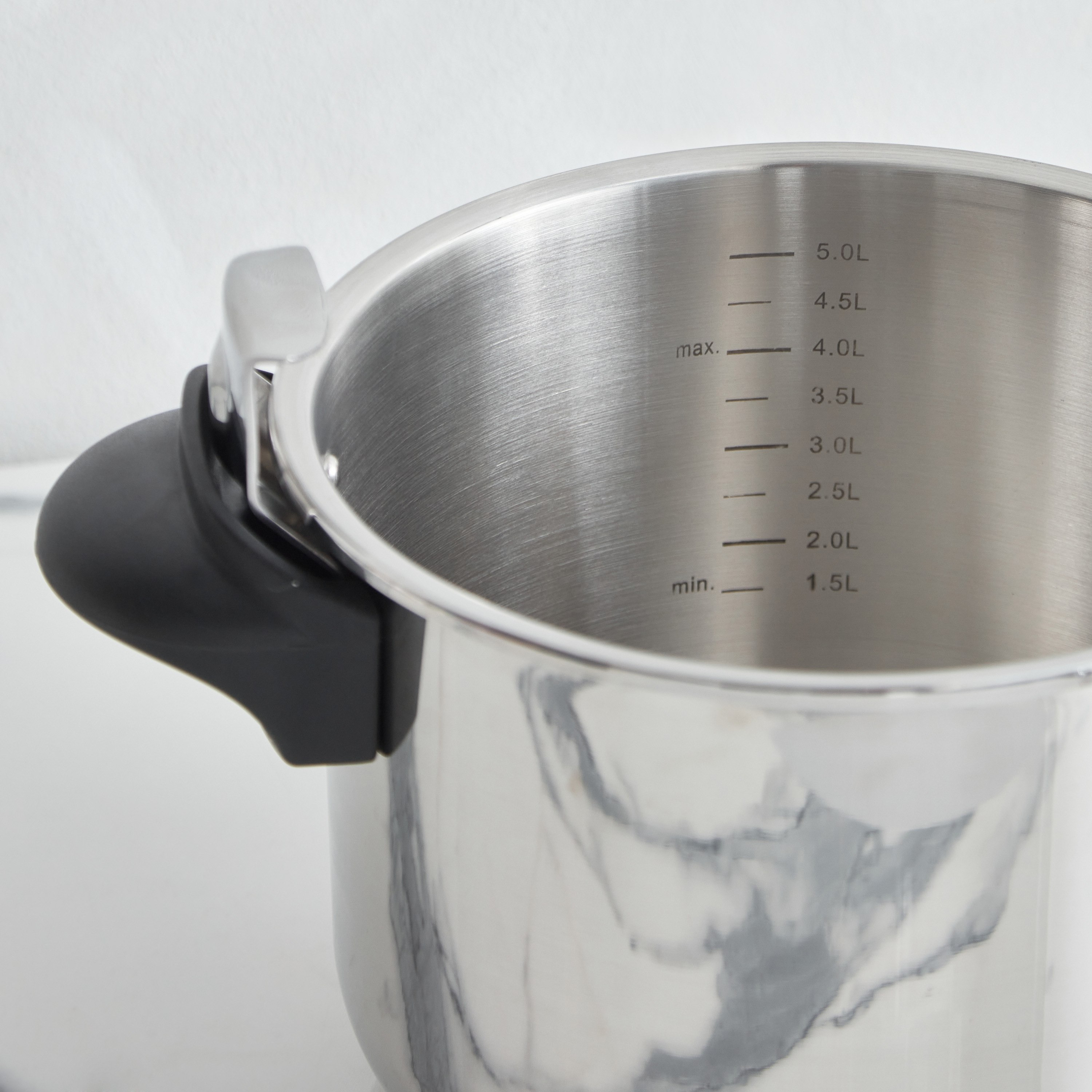 طنجرة ضغط من الصُلب مع قاعدة حثية من بيرجنر مونشن - 6 لتر-hbxkitchen-kitchenware-foodpreparation-image-5
