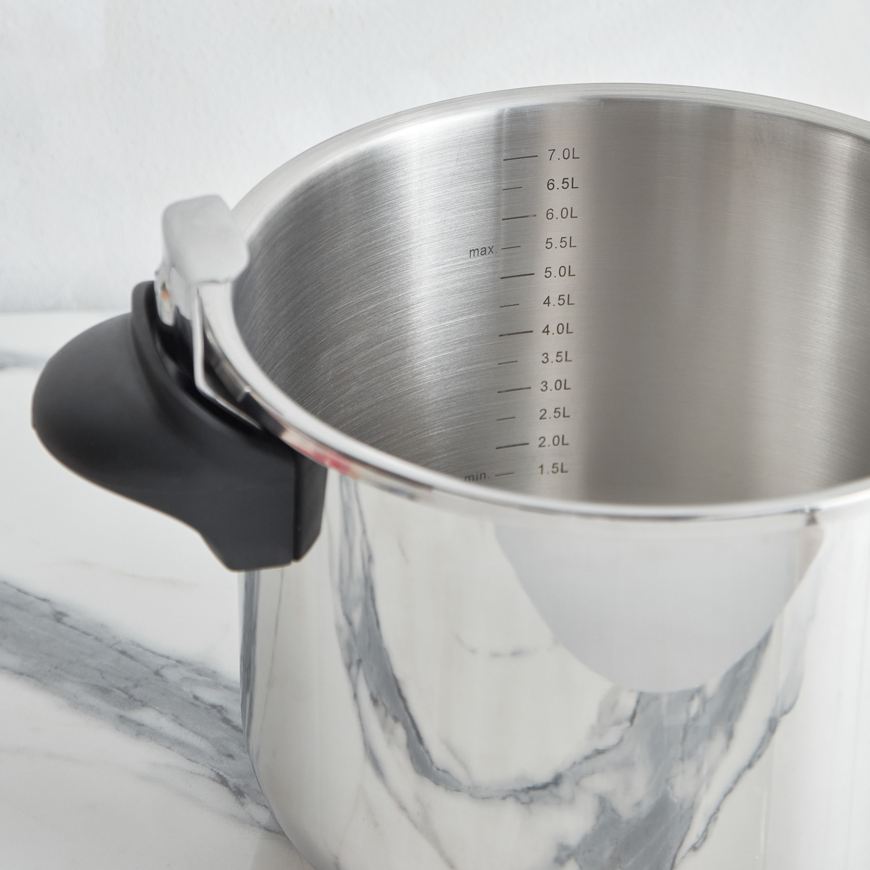 طنجرة ضغط من الصُلب مع قاعدة حثية من بيرجنر مونشن - 8 لتر-hbxkitchen-kitchenware-foodpreparation-image-5