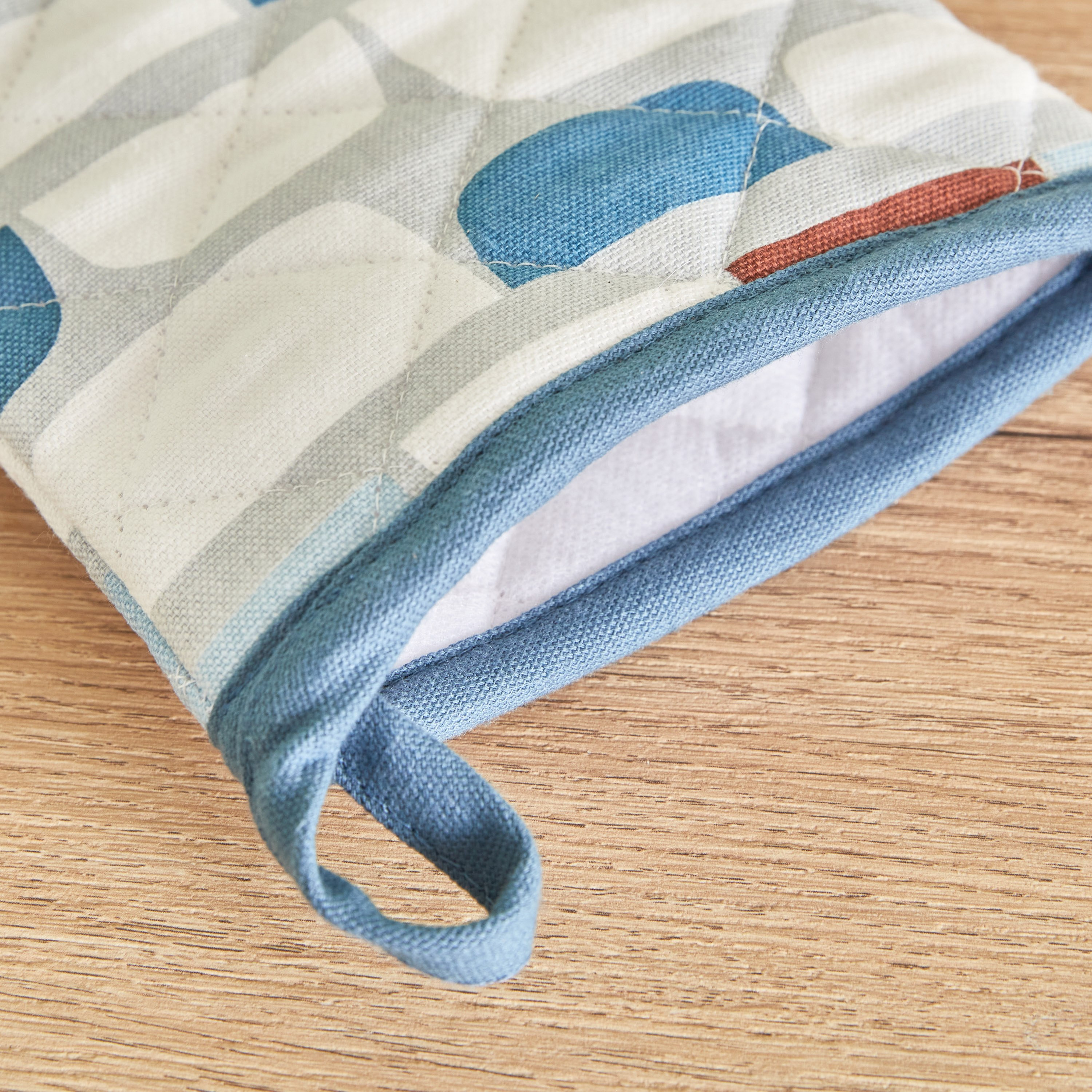 قفاز بطبعات ديان من فلورا - 18x30 سم-hbxhomeware-kitchenware-kitchenlinens-image-2