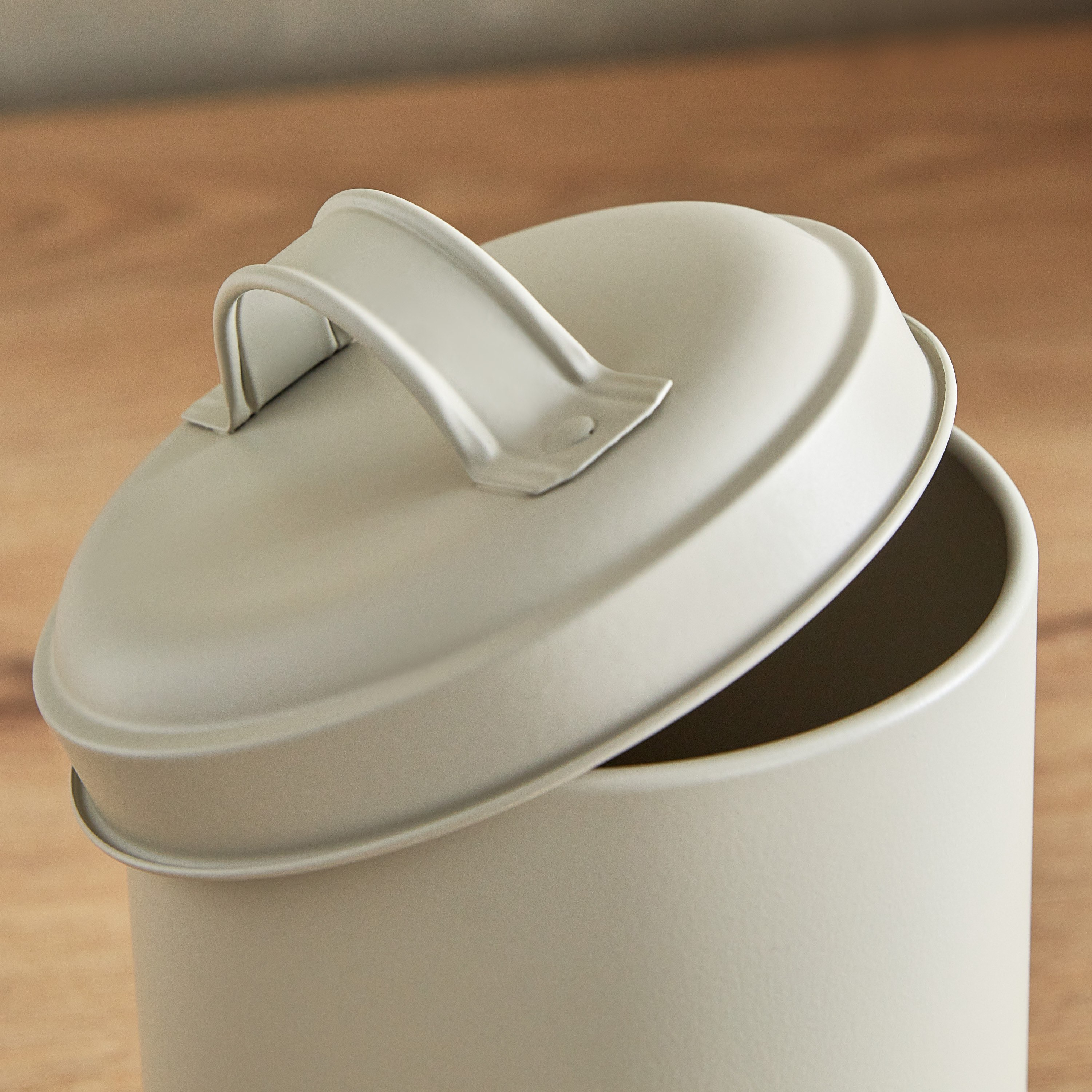 La Cuisine Round Canister - 11x15 cm-hbxhomeware-hbxkitchen-image-3