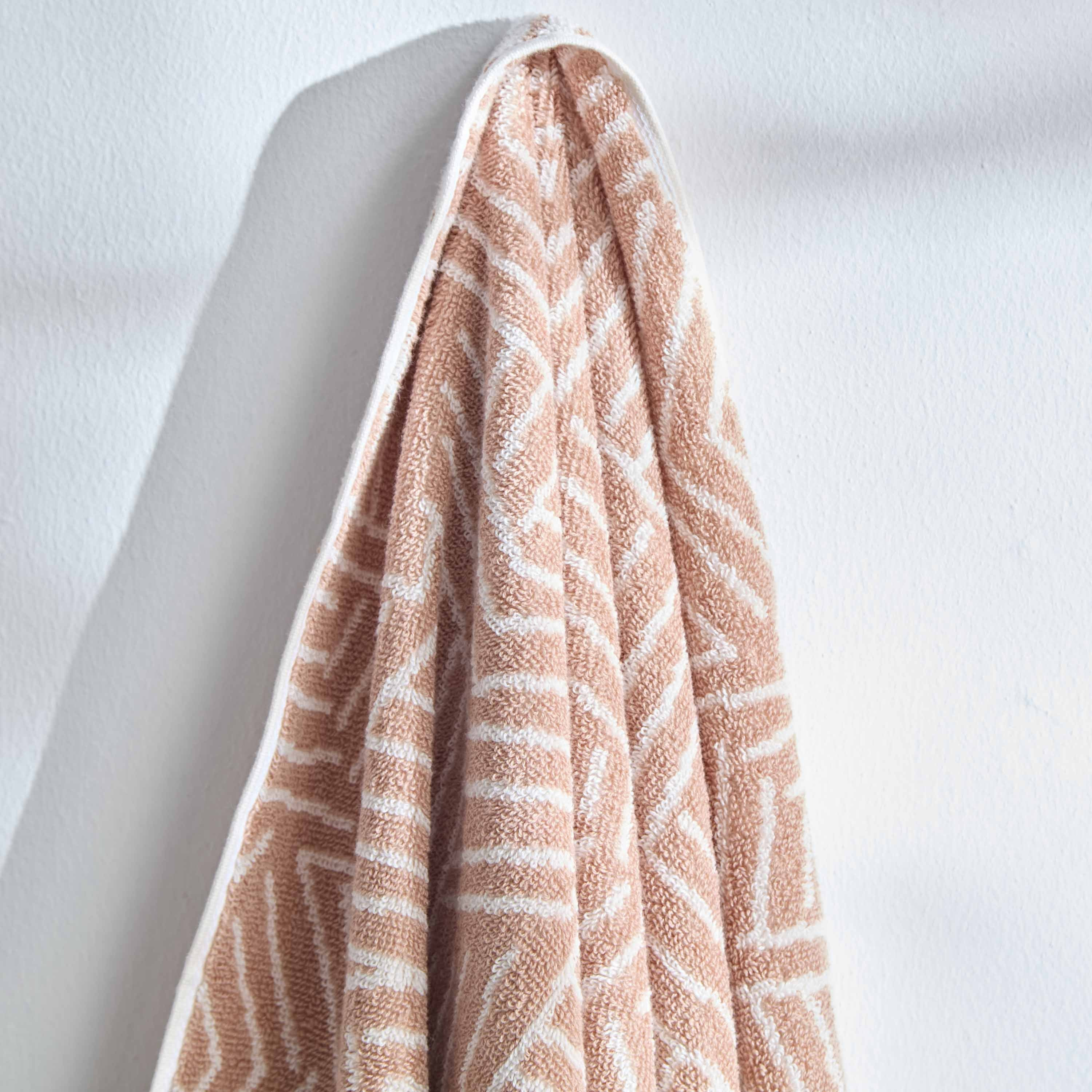 منشفة حمام قطن منقوشة زارا من ريو - 68x136 سم-hbxbathroom-bathroomtextiles-image-2