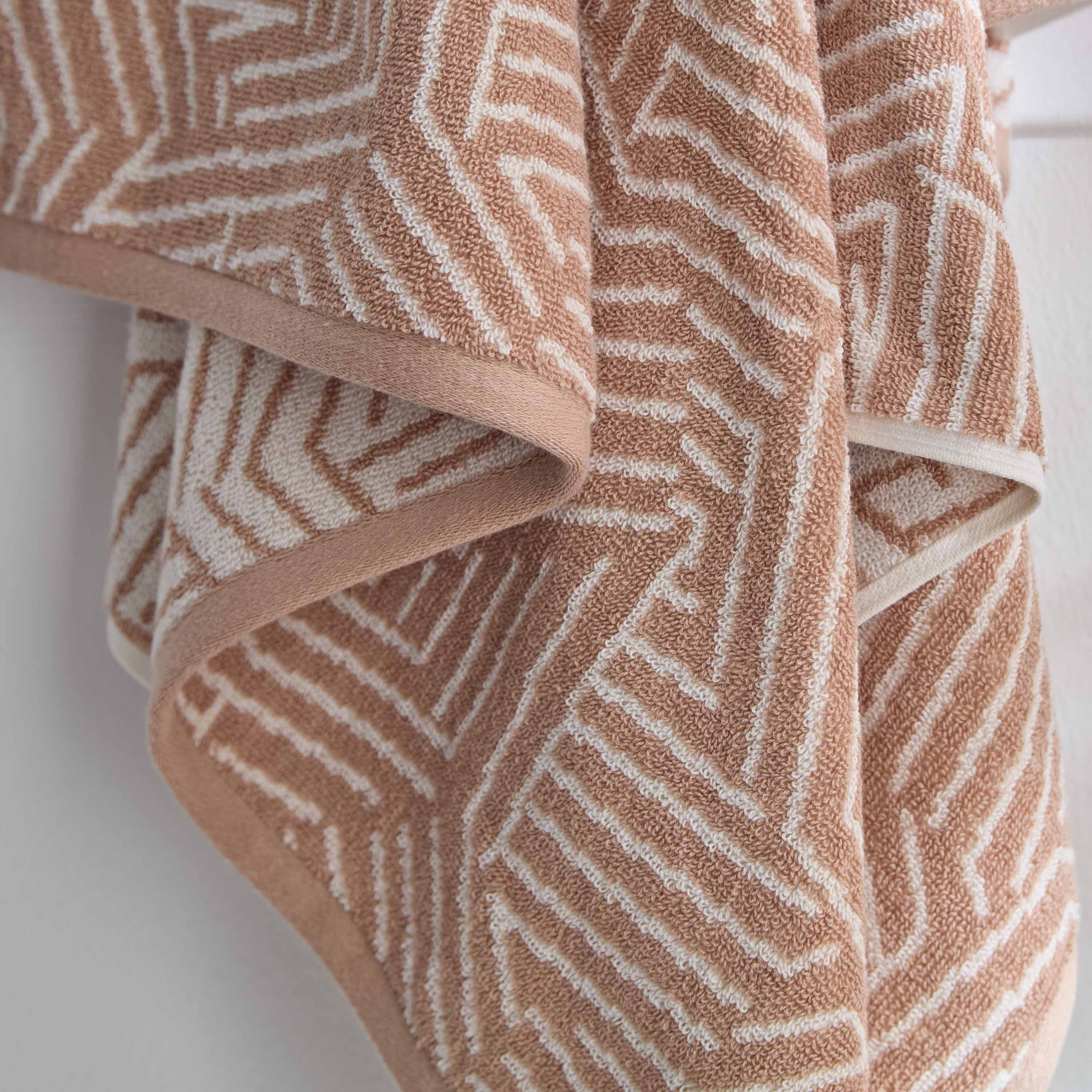 منشفة حمام قطن منقوشة زارا من ريو - 68x136 سم-hbxbathroom-bathroomtextiles-image-3