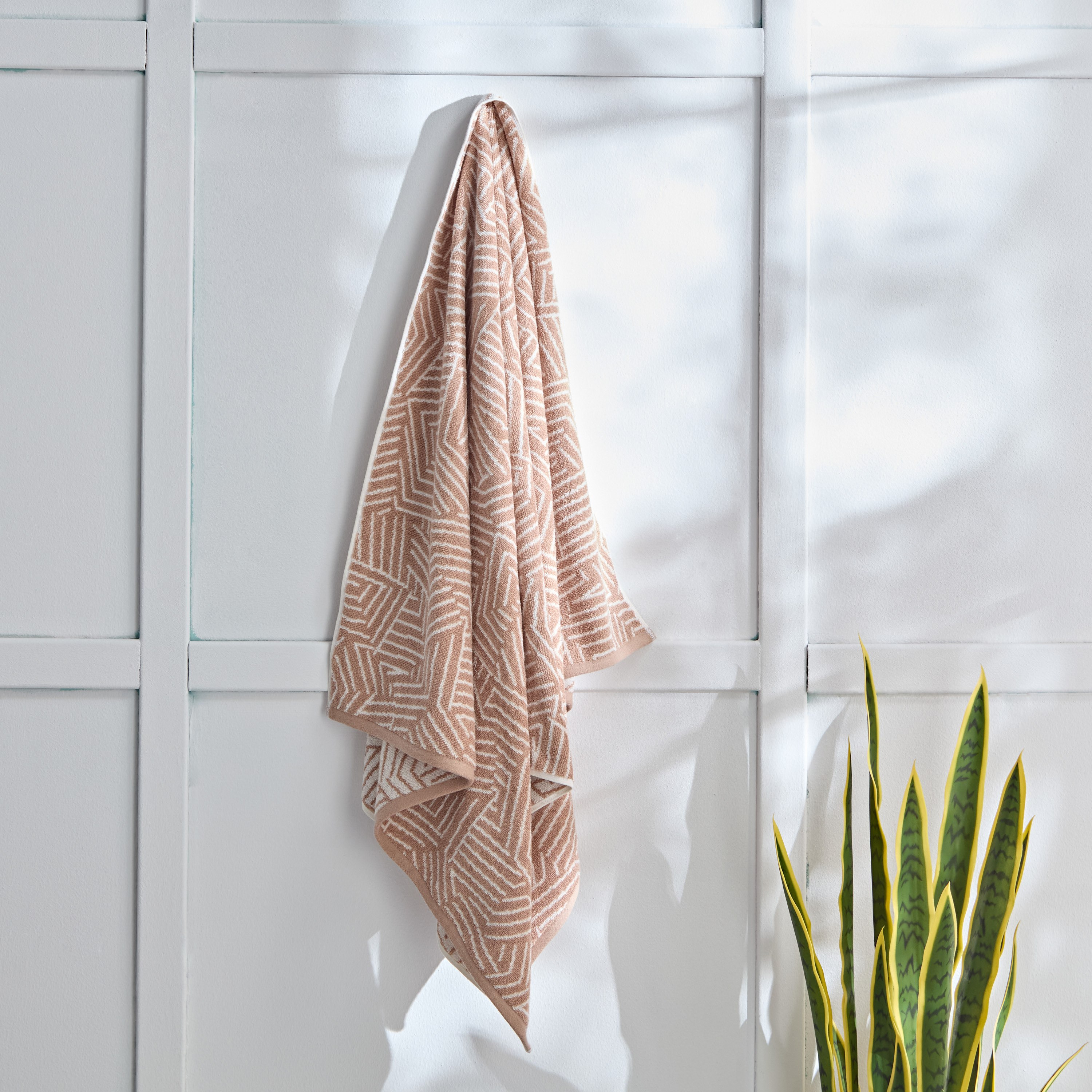 منشفة حمام كبيرة قطن متعددة التصاميم من ريو زارا - 80×150 سم-hbxbathroom-bathroomtextiles-image-1
