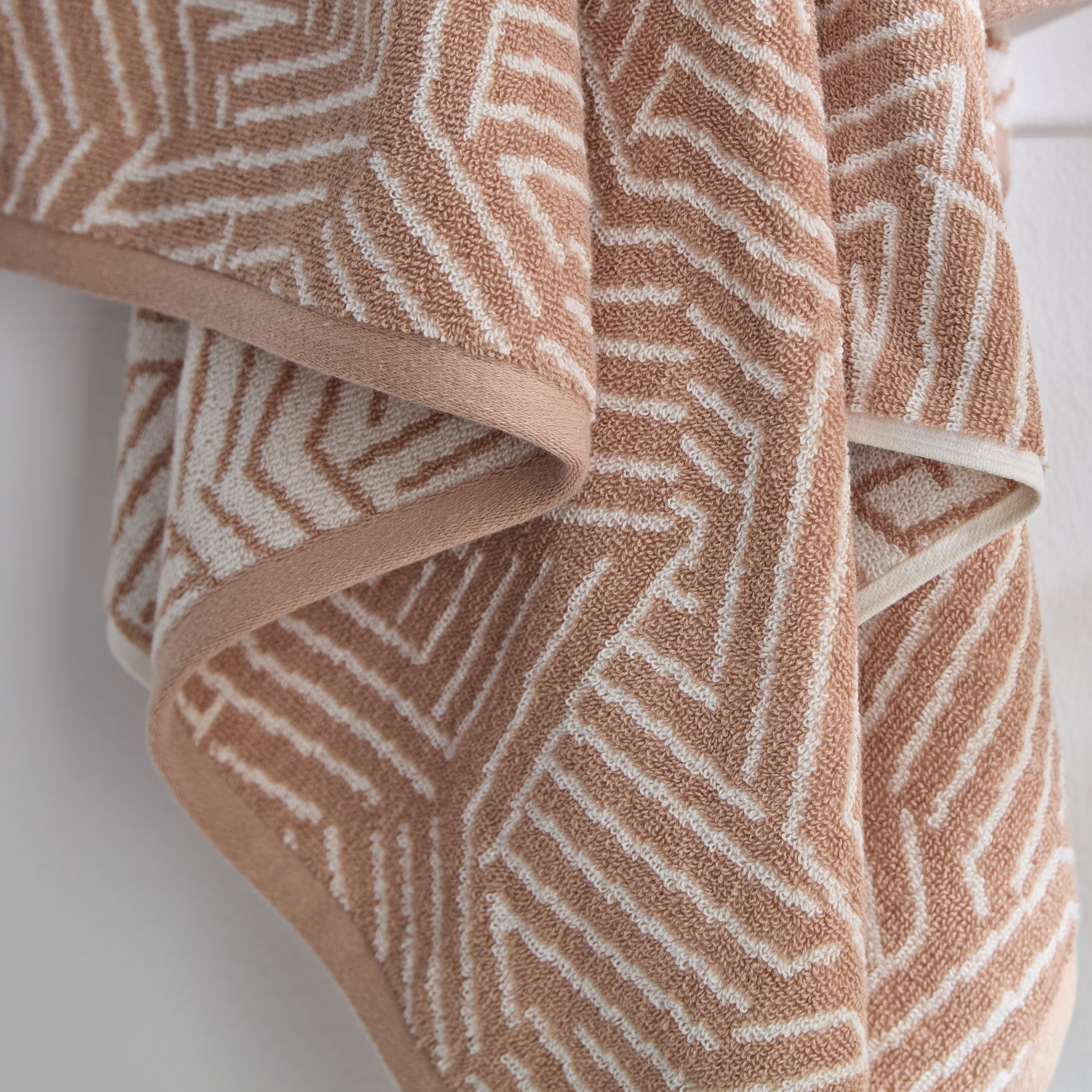 منشفة حمام كبيرة قطن متعددة التصاميم من ريو زارا - 80×150 سم-hbxbathroom-bathroomtextiles-image-3