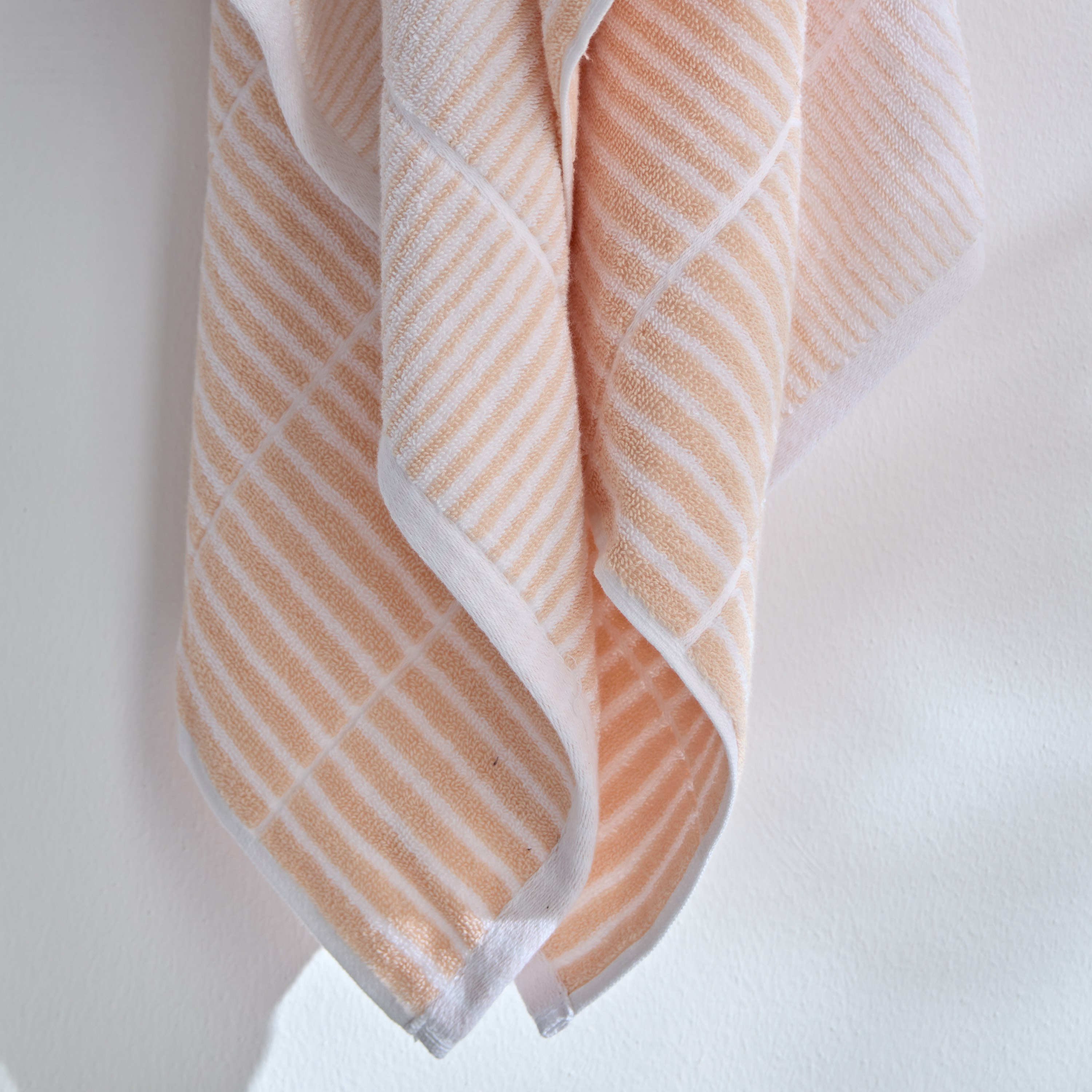 منشفة حمام قطن منقوشة ريتا من ريو - 80x150 سم-hbxbathroom-bathroomtextiles-image-3