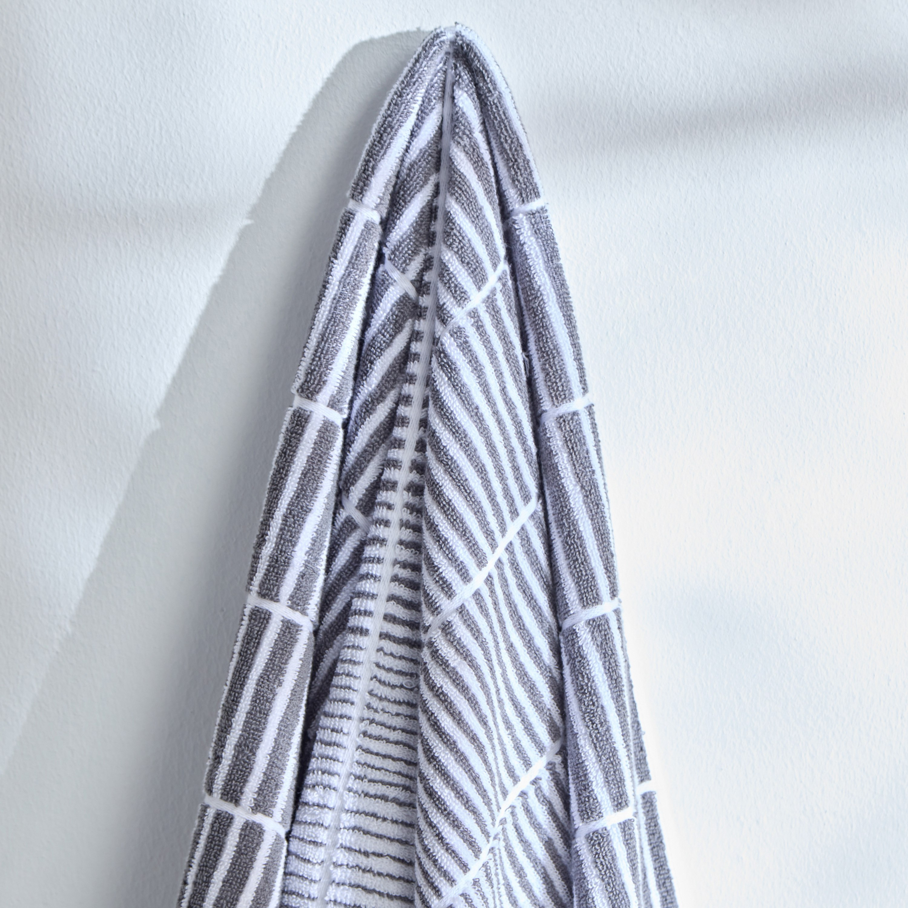 منشفة يد قطن متعددة التصاميم دازي من ريو - 68x136 سم-hbxbathroom-bathroomtextiles-image-2