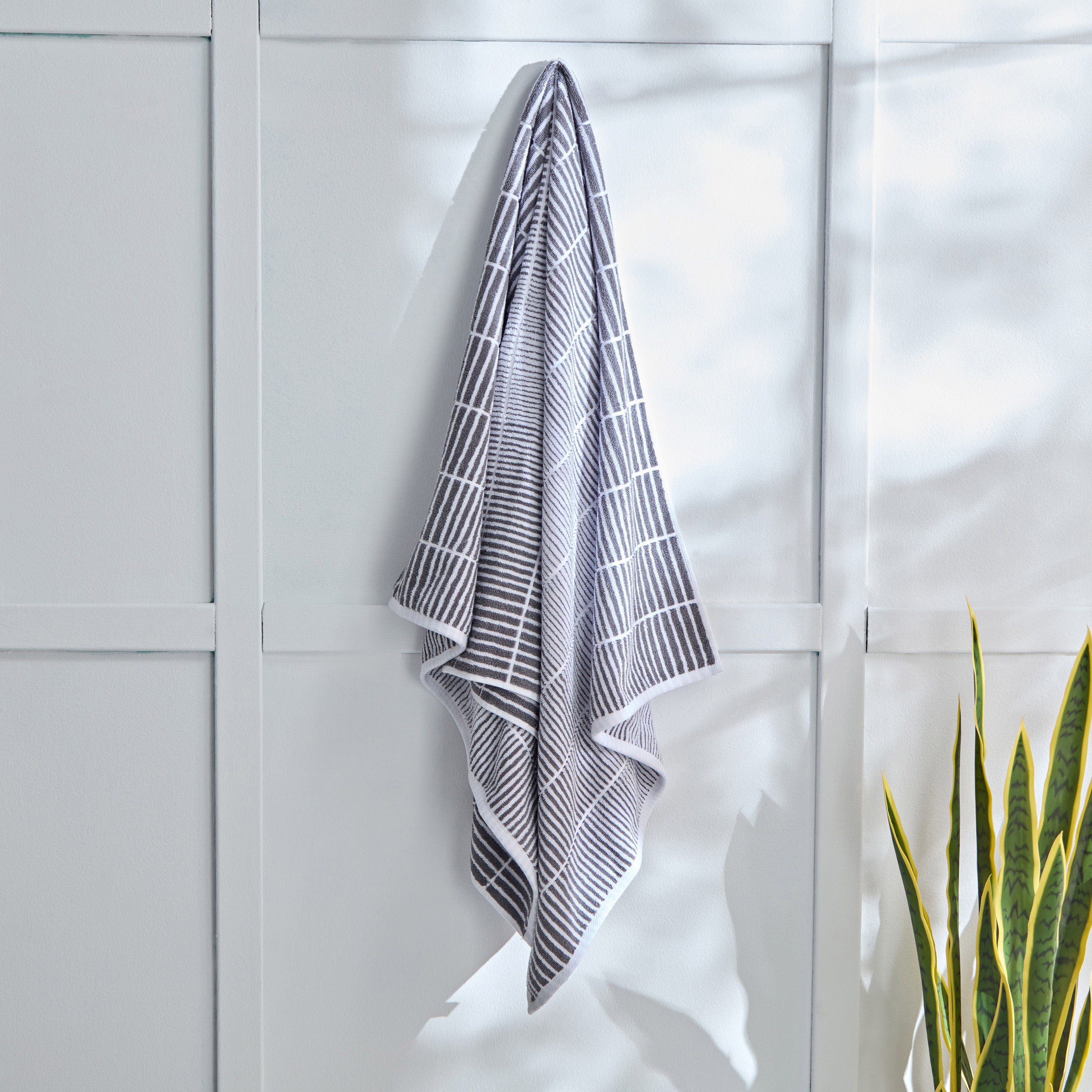 منشفة حمام كبيرة متعددة التصاميم دازي من ريو - 80x150 سم-hbxbathroom-bathroomtextiles-image-1