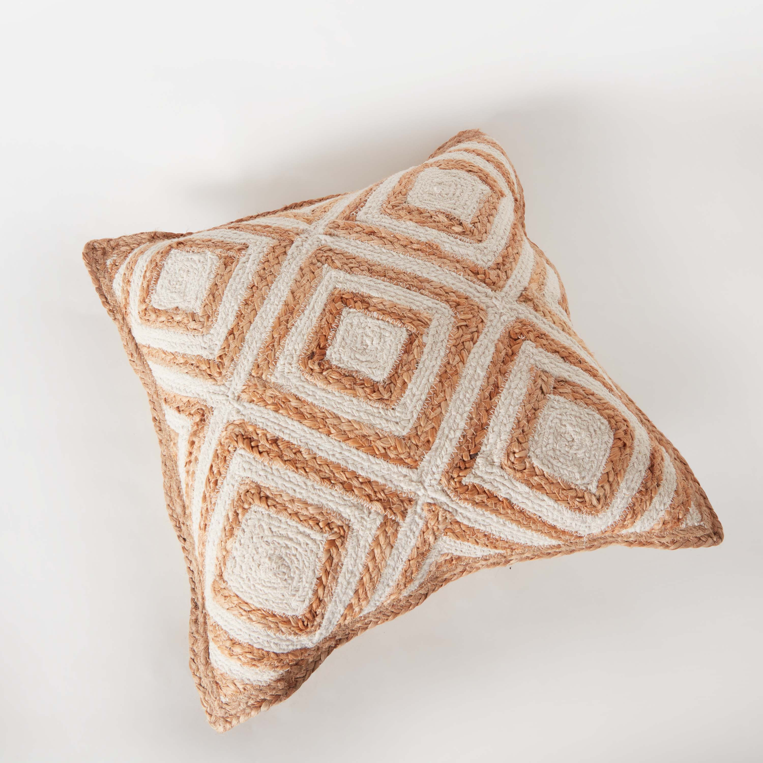 وسادة محشوة بالجوت مصنوعة يدوياً من إيكو - 50x50 سم-hbxlivingroom-furnishings-cushionsandcovers-filledcushions-image-6