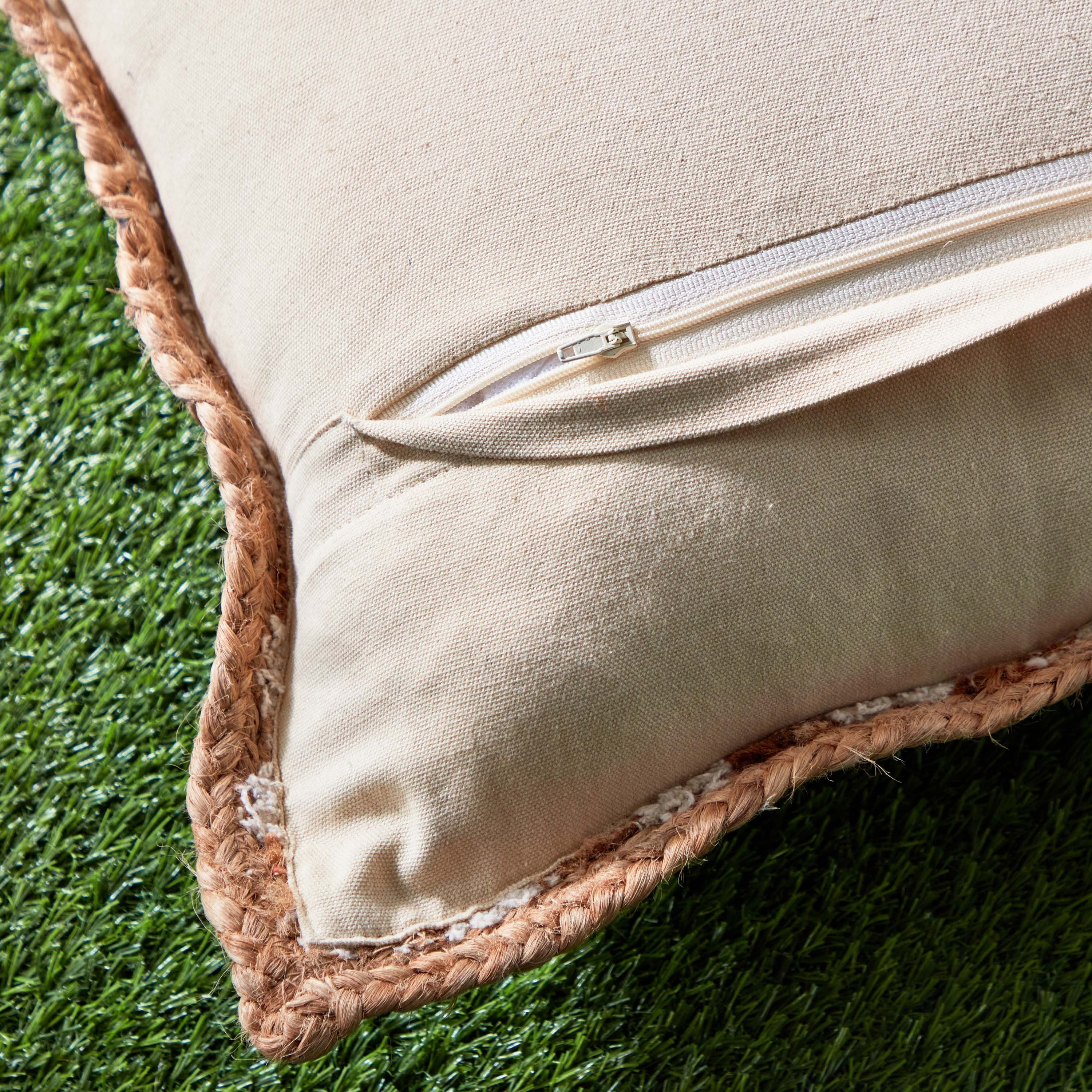 وسادة محشوة بالجوت مصنوعة يدوياً من إيكو - 40x60 سم-hbxlivingroom-furnishings-cushionsandcovers-filledcushions-image-4