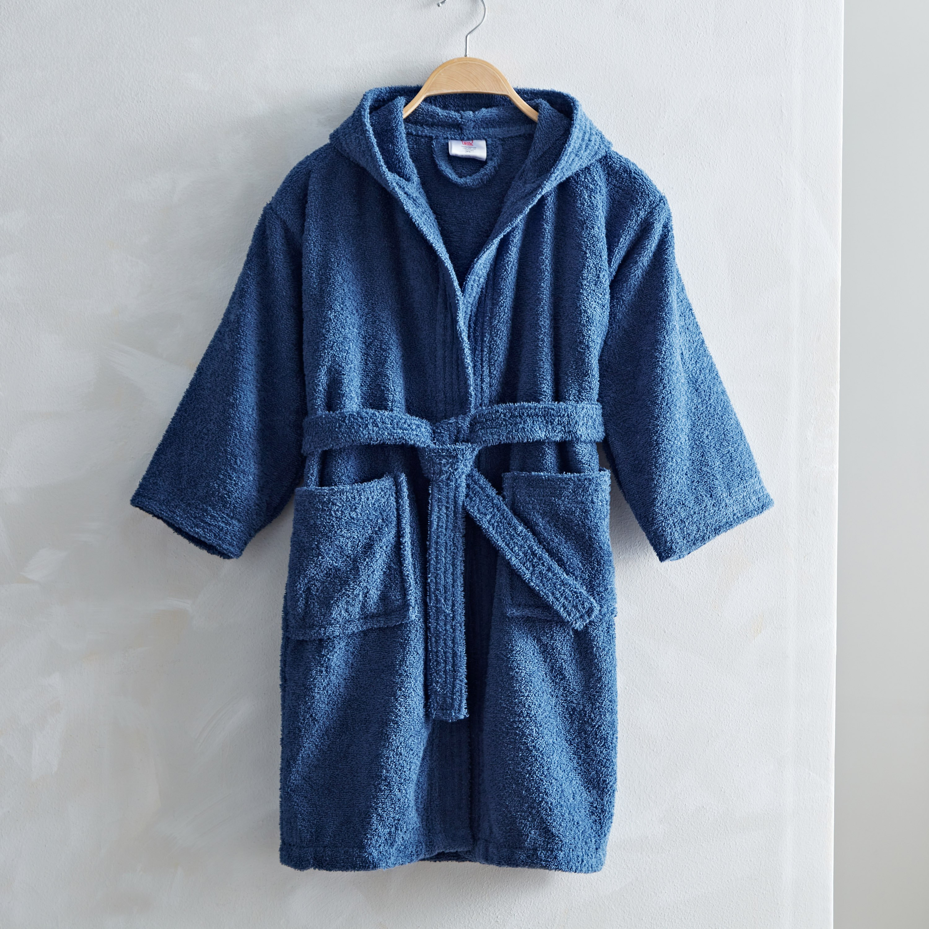 روب حمام بقبعّة للأطفال من إسينشيال - متوسط-hbxhomeware-hbxkidsandyouth-image-1