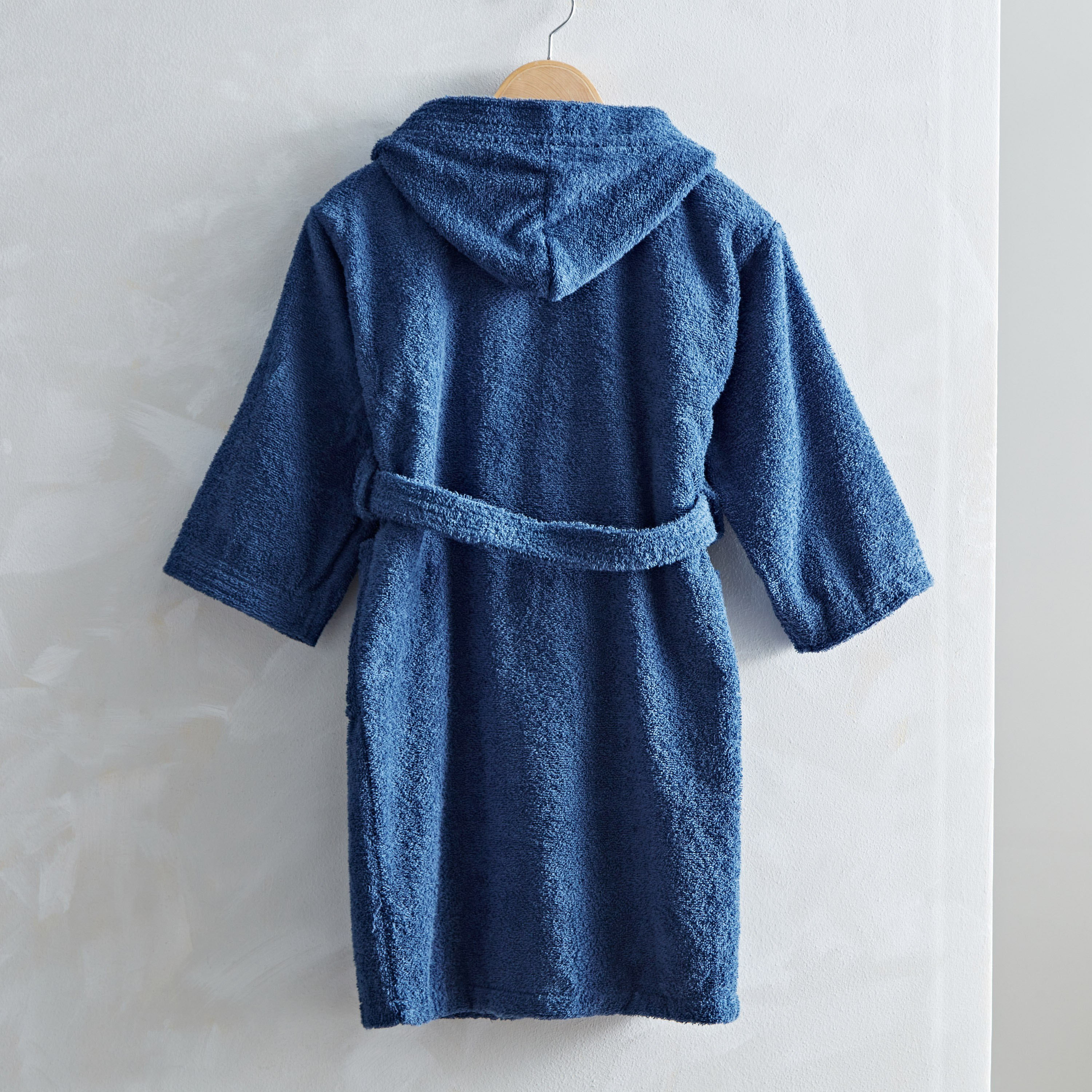 روب حمام بقبعّة للأطفال من إسينشيال - متوسط-hbxhomeware-hbxkidsandyouth-image-2