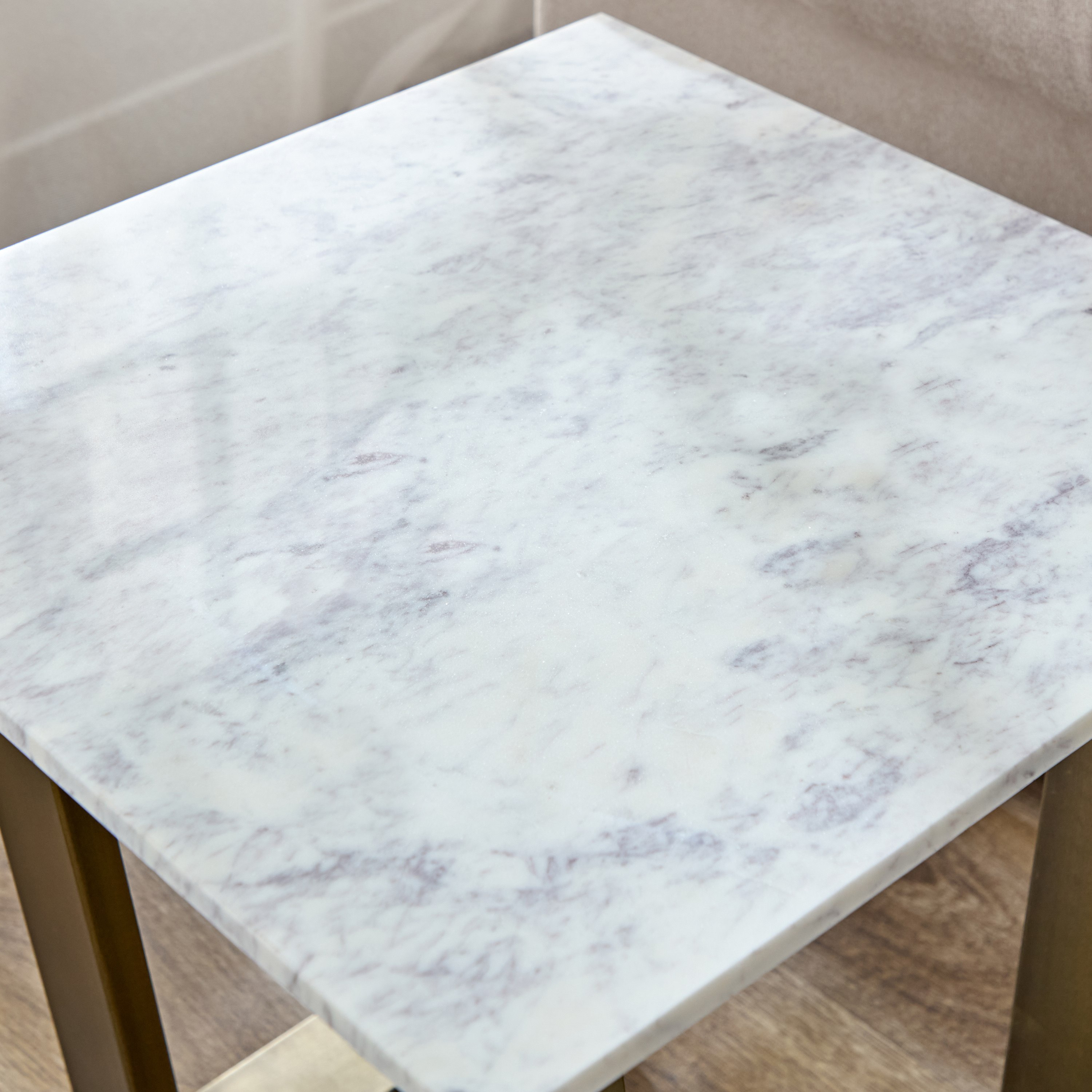 طاولة جانبية بسطح من الرخام الأصلي - سيلفرادو من كافون-hbxfurniture-livingroom-endtables-image-3