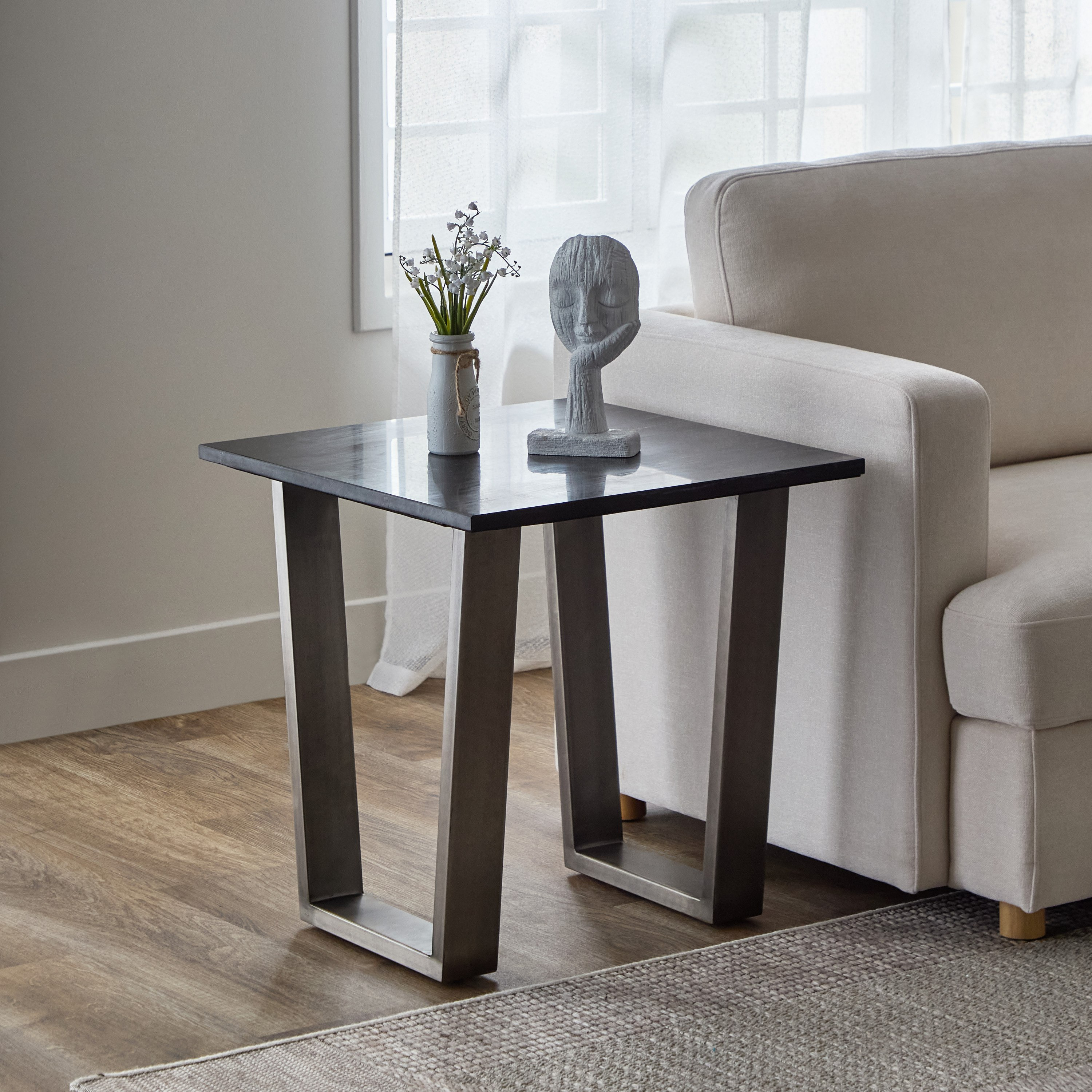 طاولة جانبية بسطح من الرخام الأصلي - سيلفرادو من فيندرا-hbxfurniture-livingroom-endtables-image-1