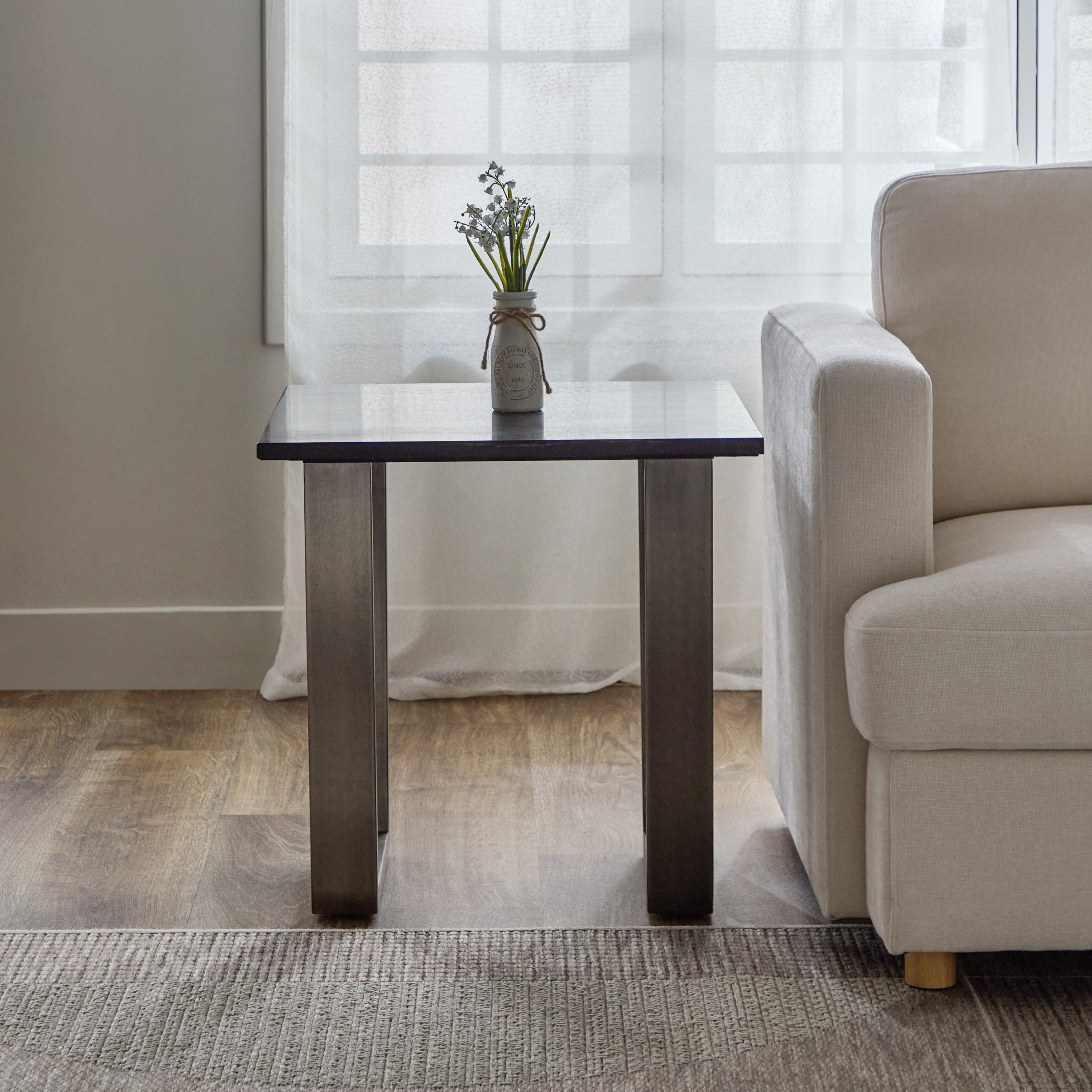 طاولة جانبية بسطح من الرخام الأصلي - سيلفرادو من فيندرا-hbxfurniture-livingroom-endtables-image-7