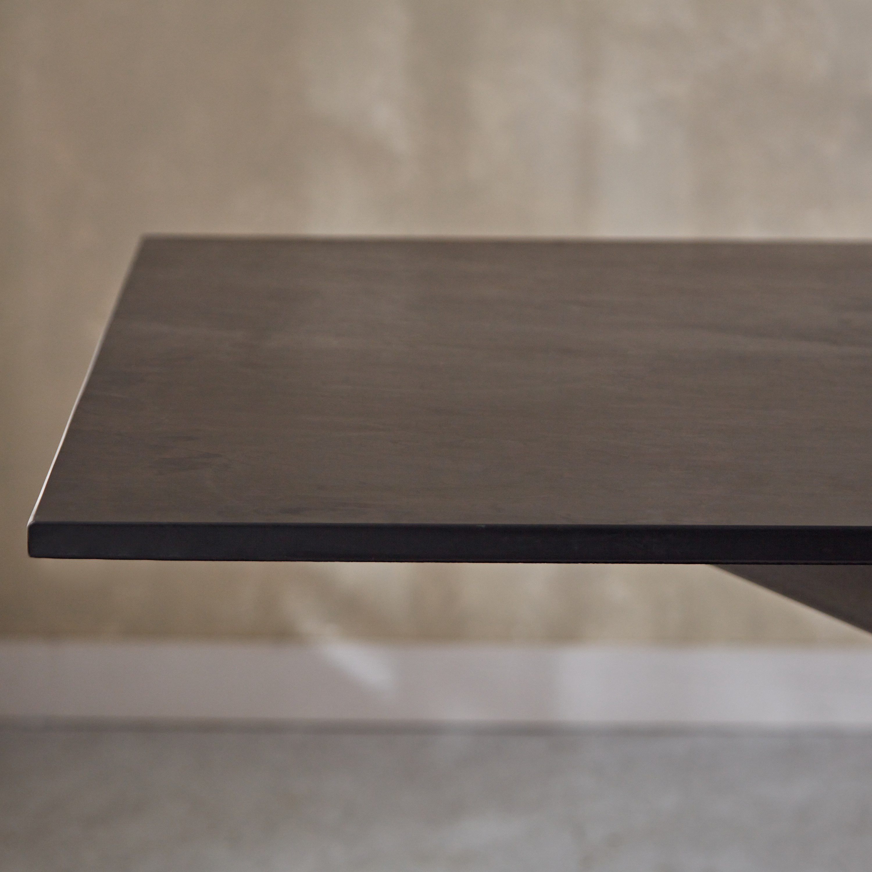 طاولة سُفرة لـ8 مقاعد بسطح من الرخام الأصلي - بورتولا من فيندرا-hbxfurniture-diningroom-diningtables-eightseater-image-3