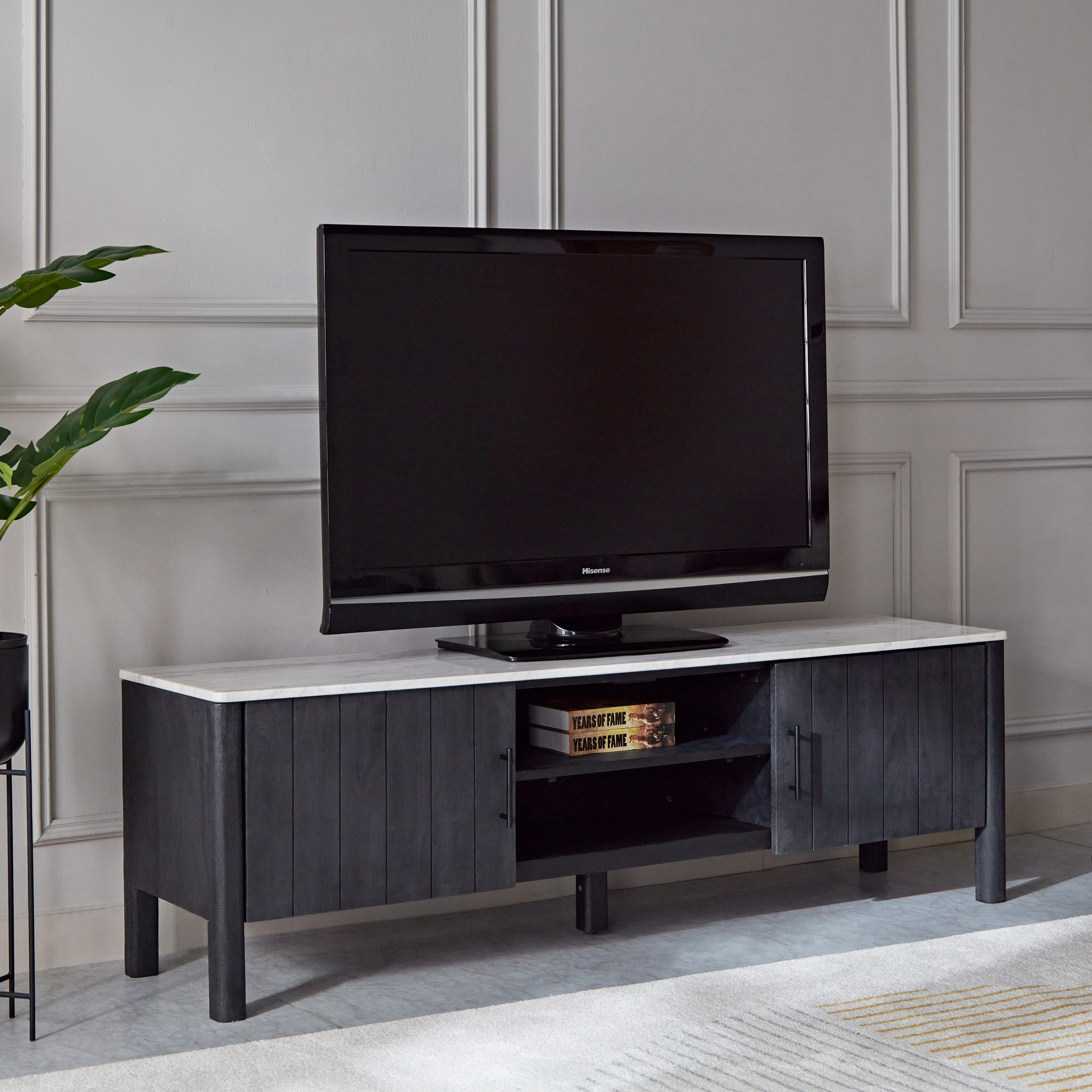 وحدة تلفزيون بسطح رخام للأجهزة حتى 70 بوصة من فابيو-hbxlivingroom-mediaunitsandstorage-tvunits-image-1