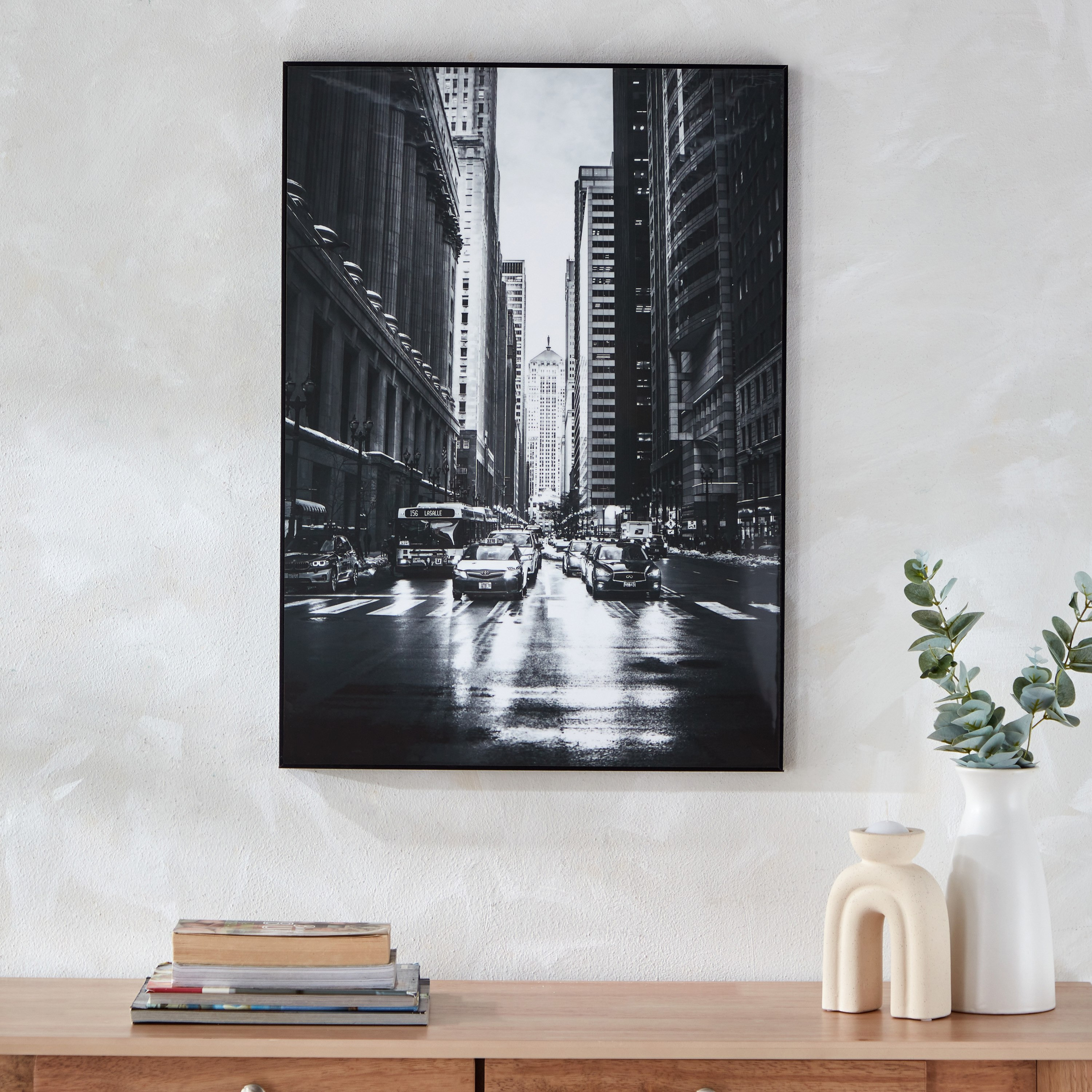 زينة حائط مؤطرة لشارع مدينة لامعة من آلين - 50x70x2.5 سم-hbxhomeware-hbxdecorandfurnishings-image-1