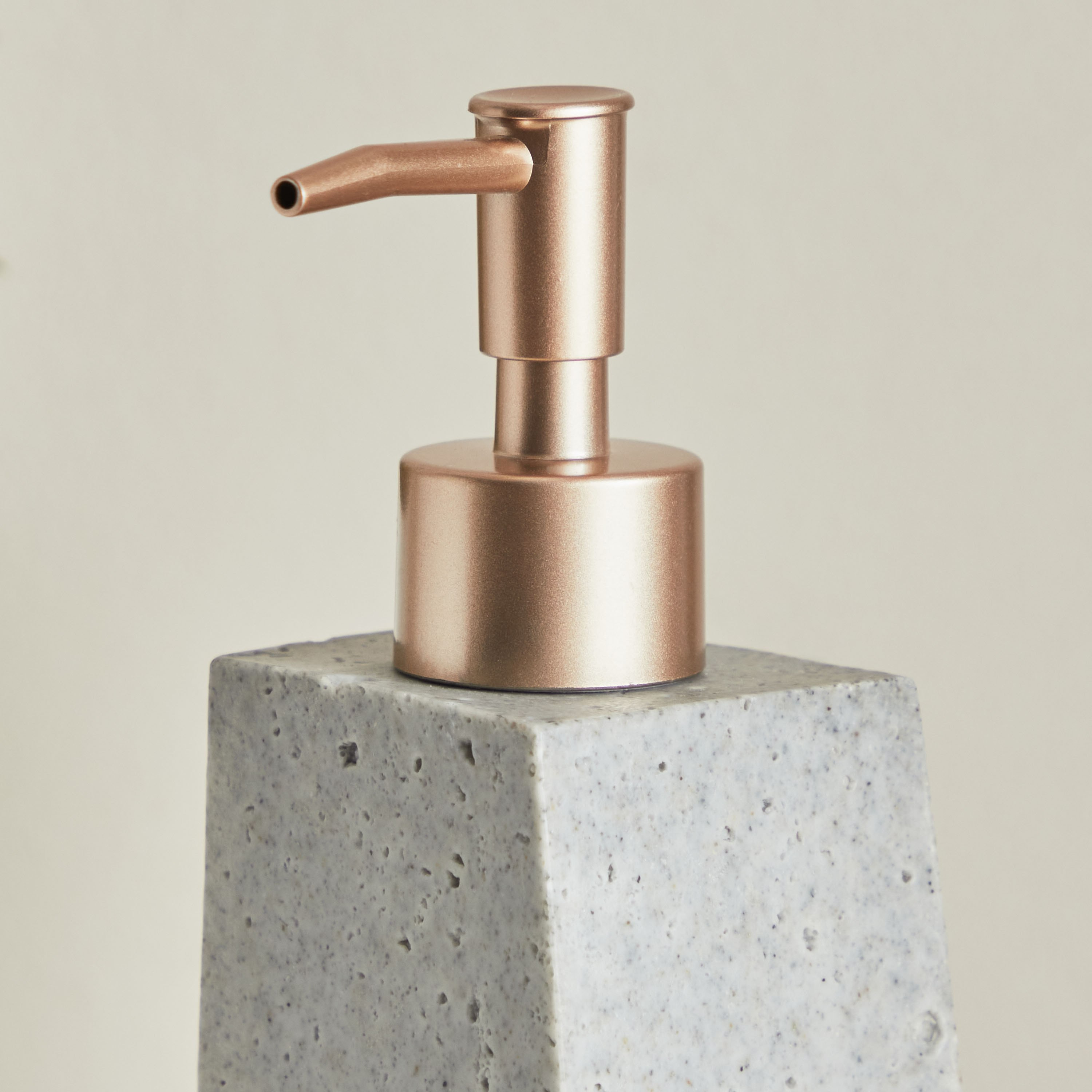 Luxe Soap Dispenser - 7.7x6.6x19 cm-PROMO_HB_AE_B1G1_250925-image-2
