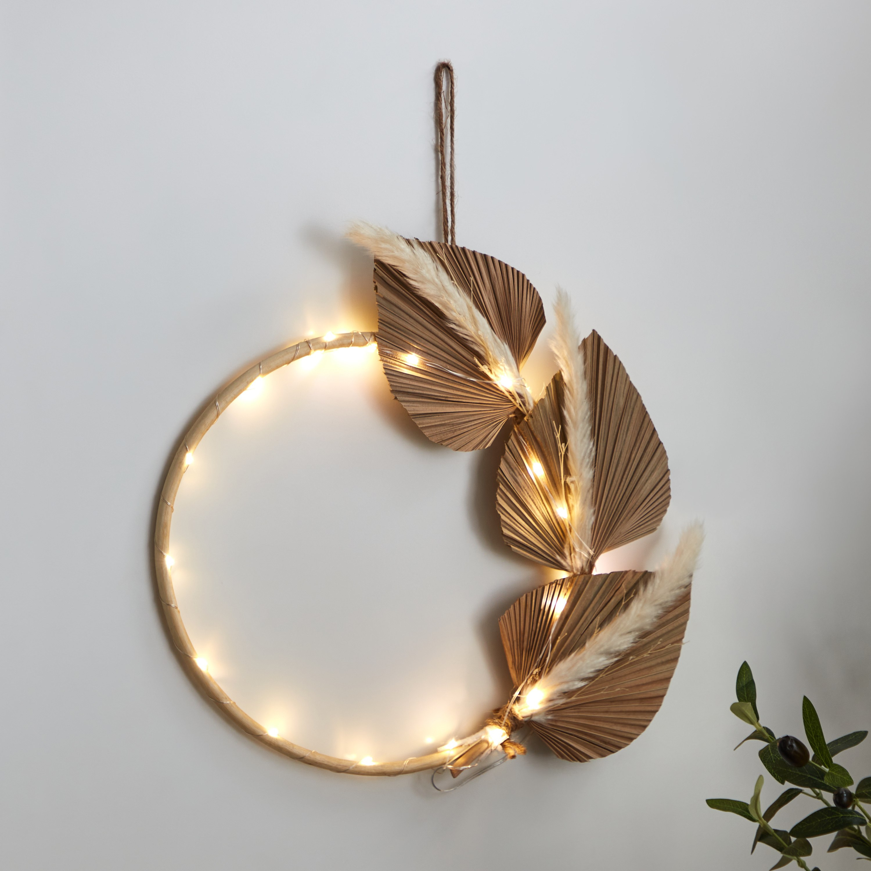 Infinity 20-Warm LED White 2AA Rattan Ring Wall Decor with Palm Leaves - 37x5x37 cm-hbxdiningroom-lighting-decorativesandstringlights-image-1
