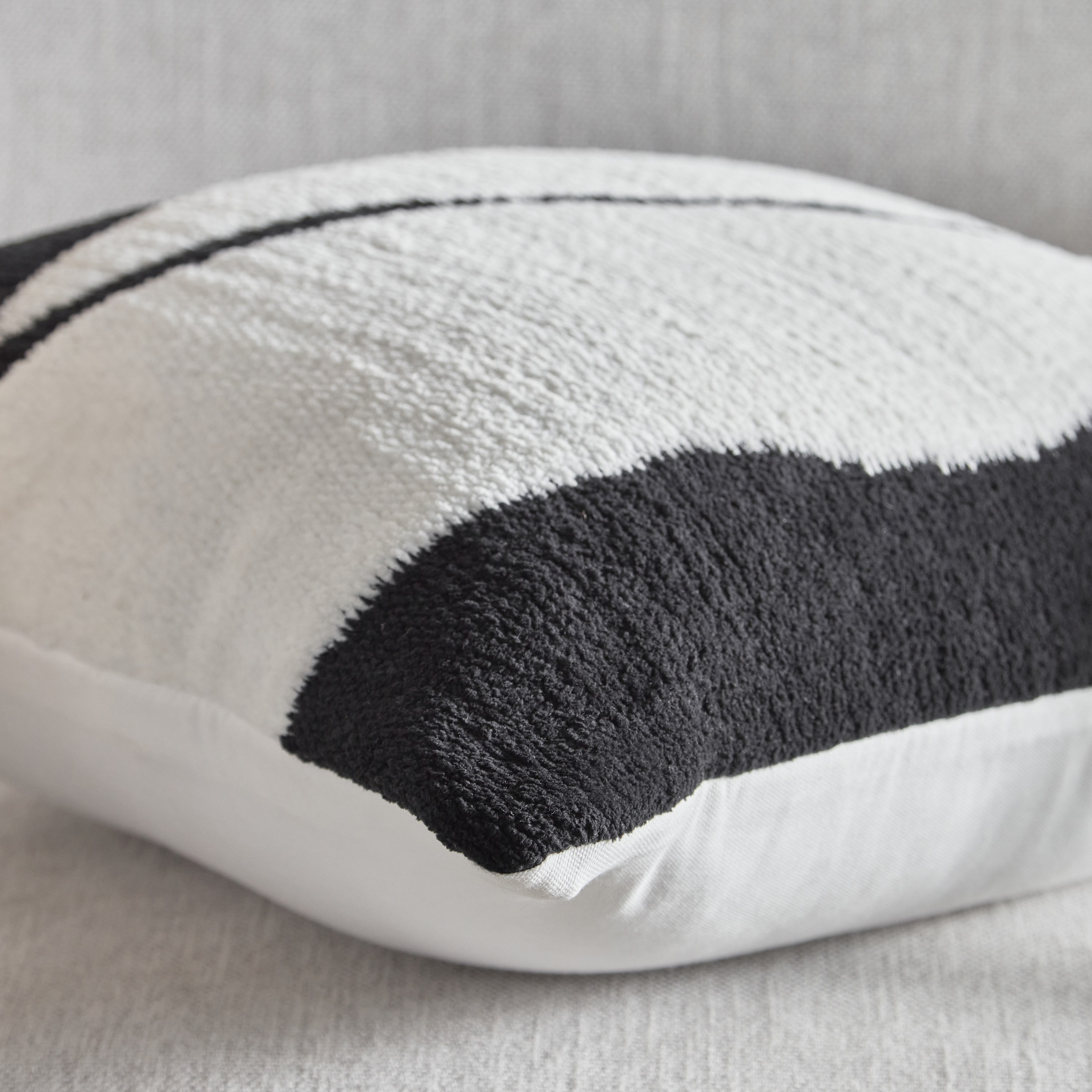 وسادة محشوة جاكار شنيل كروميا من إبوني - 50x50 سم-hbxlivingroom-furnishings-cushionsandcovers-filledcushions-image-3