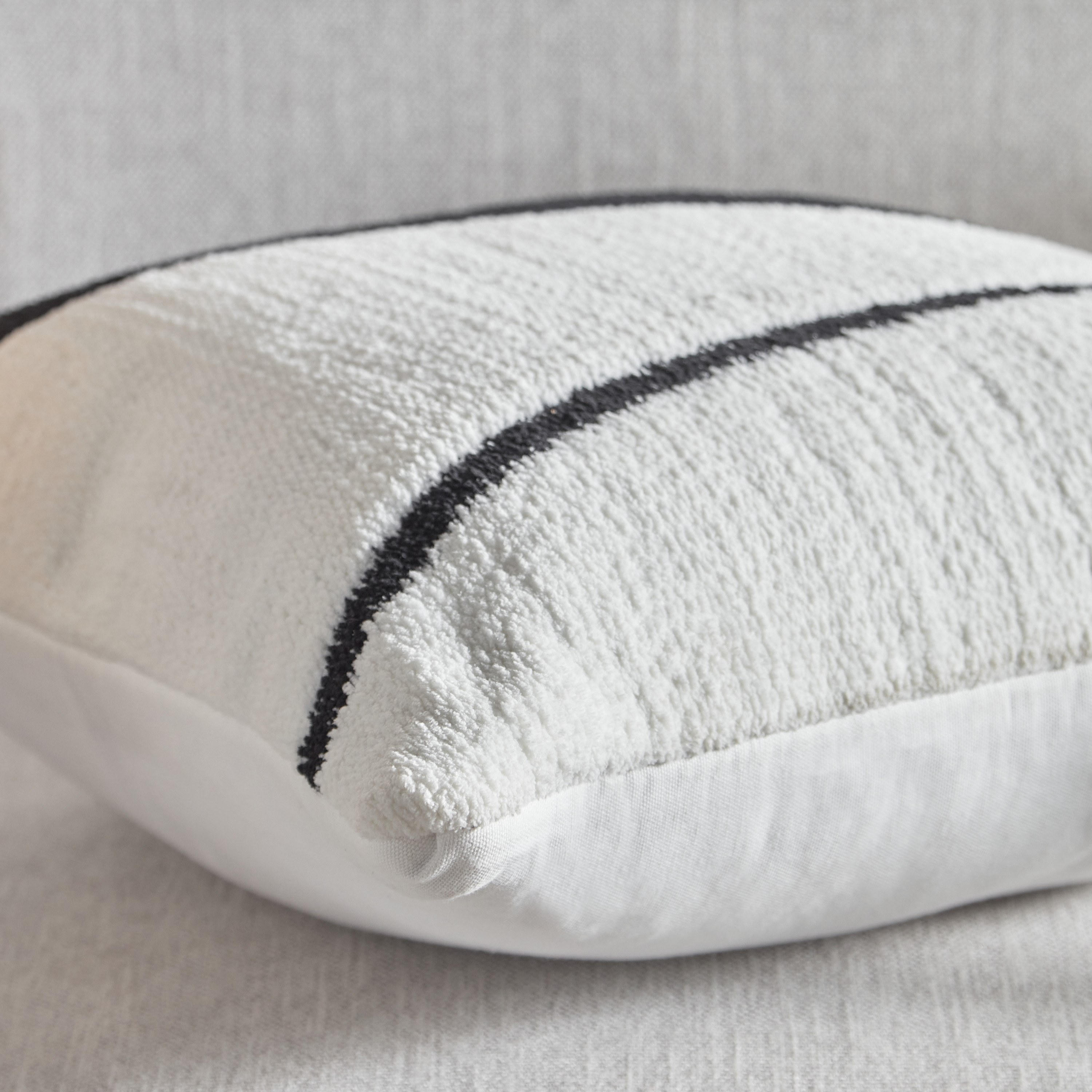 وسادة محشوة جاكار شنيل إستريكس من إبوني - 50x50 سم-hbxlivingroom-furnishings-cushionsandcovers-filledcushions-image-3