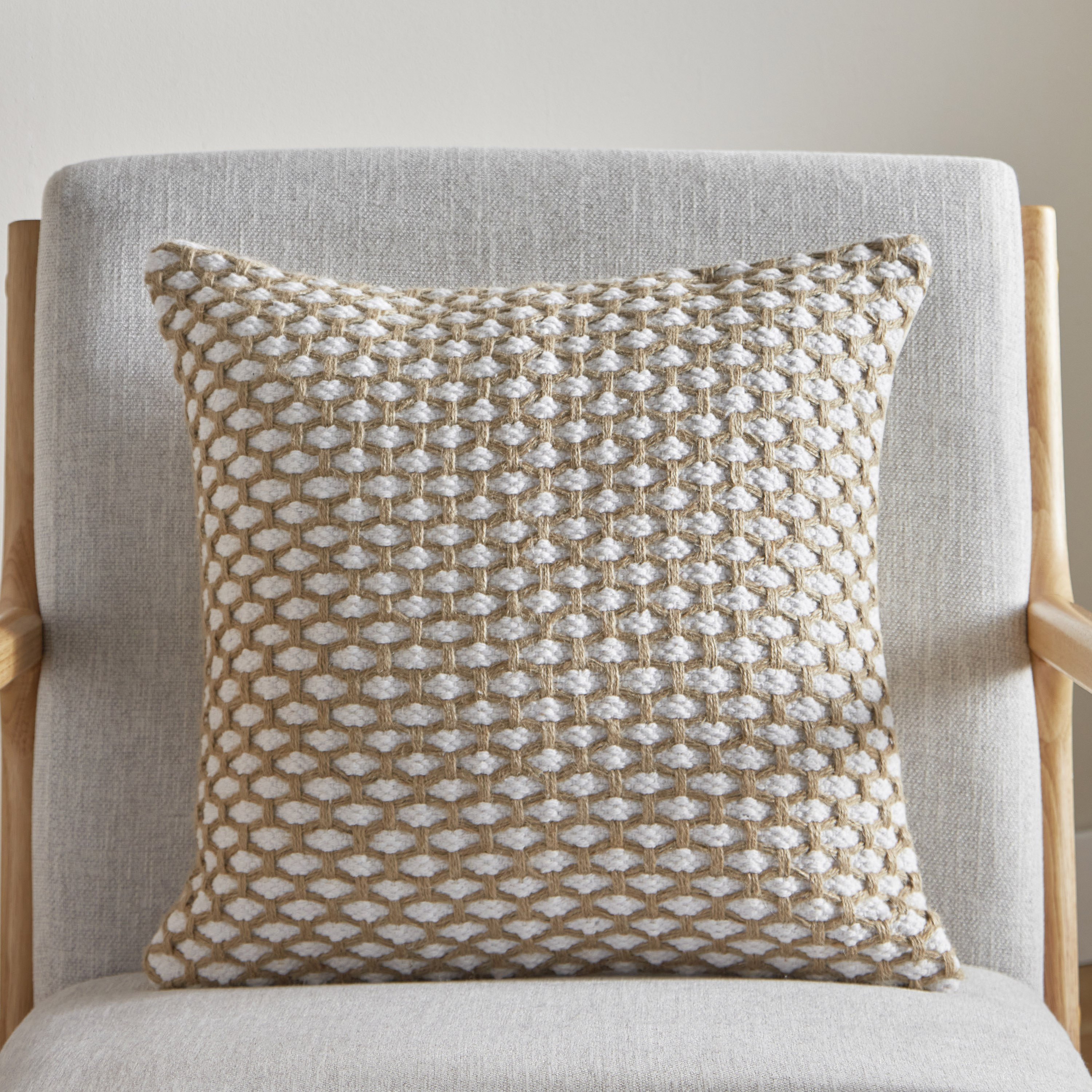 غطاء وسادة شبكي طبيعي من جوتوبيا - 45x45 سم-hbxhomeware-cushionsandcovers-cushioncovers-image-1