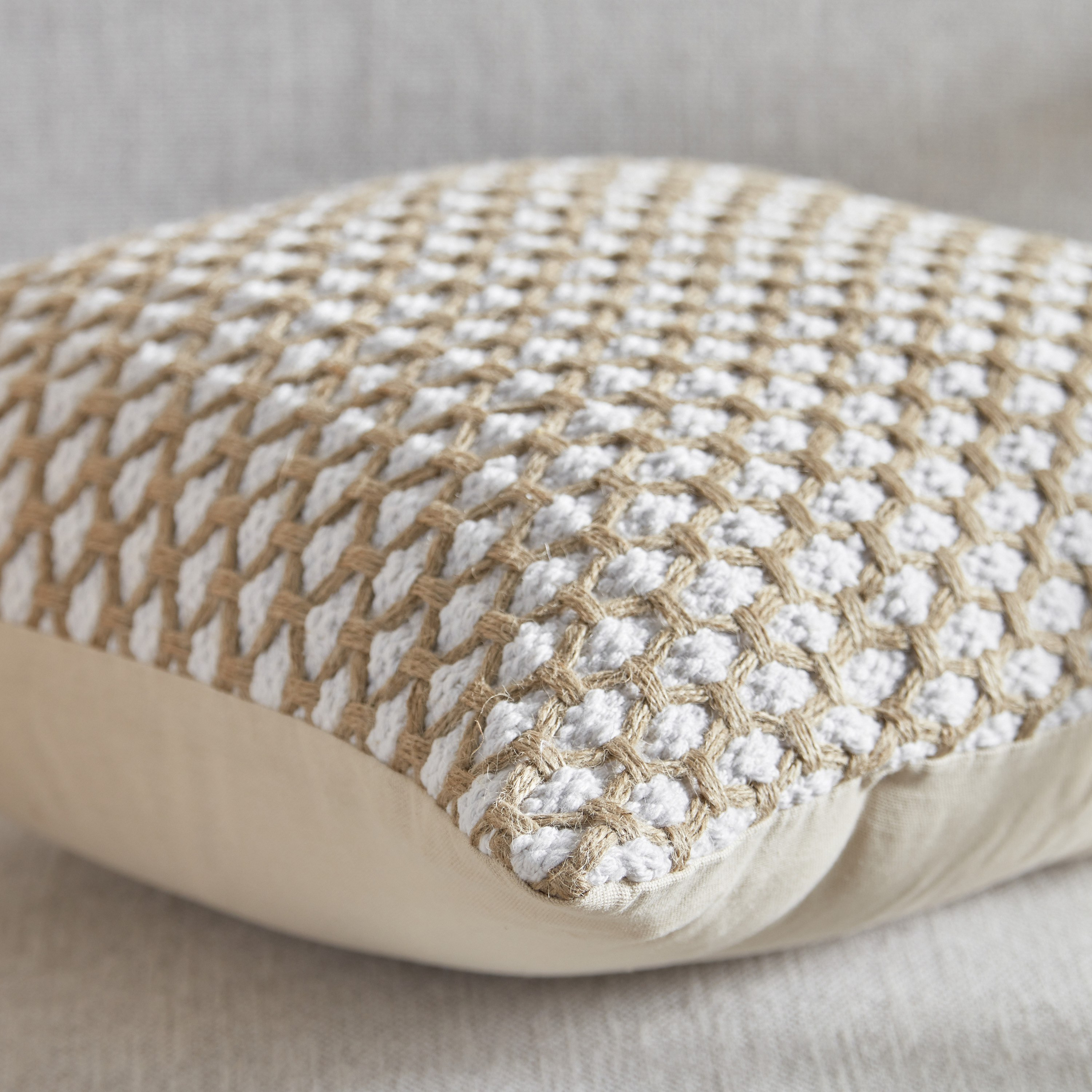غطاء وسادة شبكي طبيعي من جوتوبيا - 45x45 سم-hbxhomeware-cushionsandcovers-cushioncovers-image-3