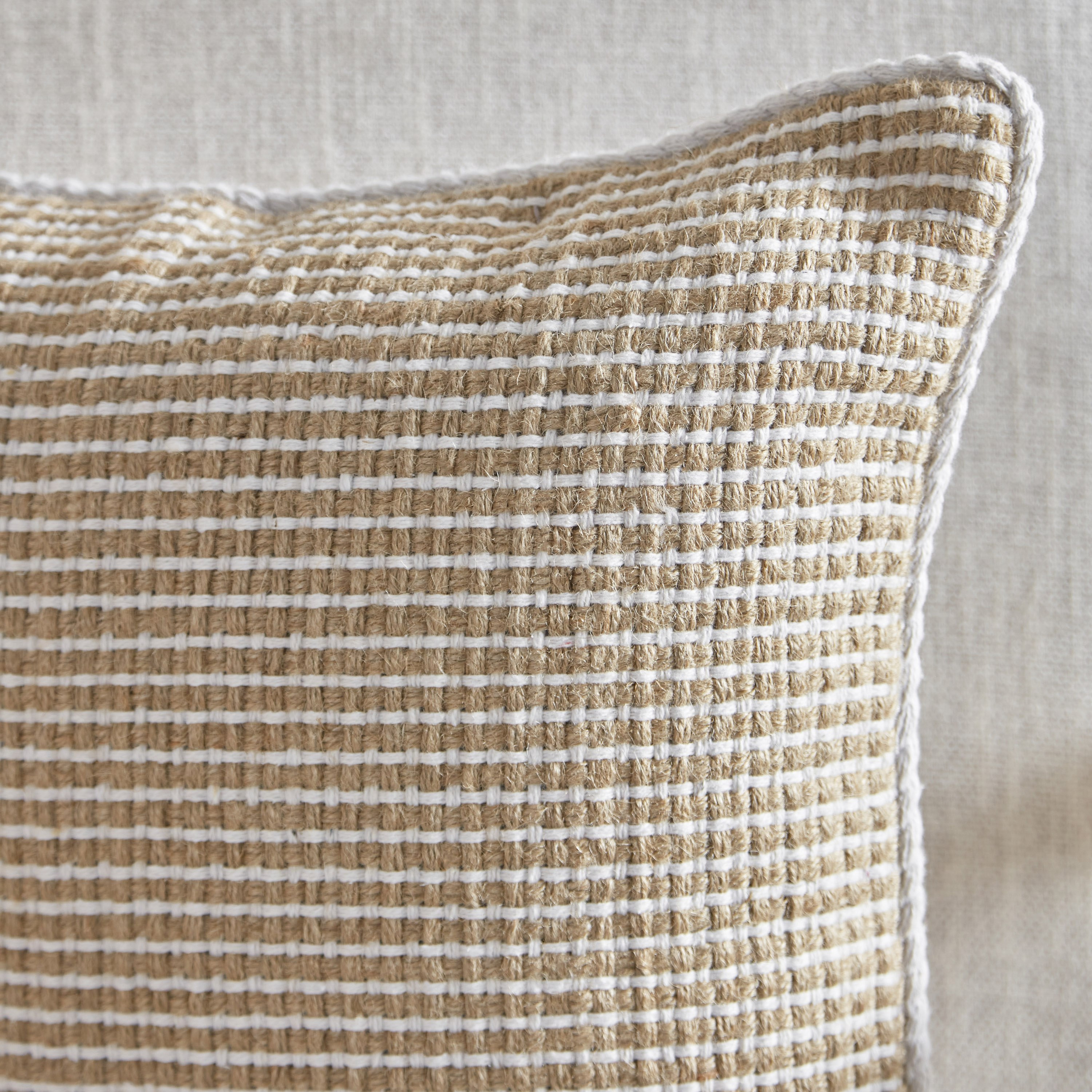 غطاء وسادة منسوج طبيعي زيا من جوتوبيا - 45x45 سم-hbxhomeware-cushionsandcovers-cushioncovers-image-2