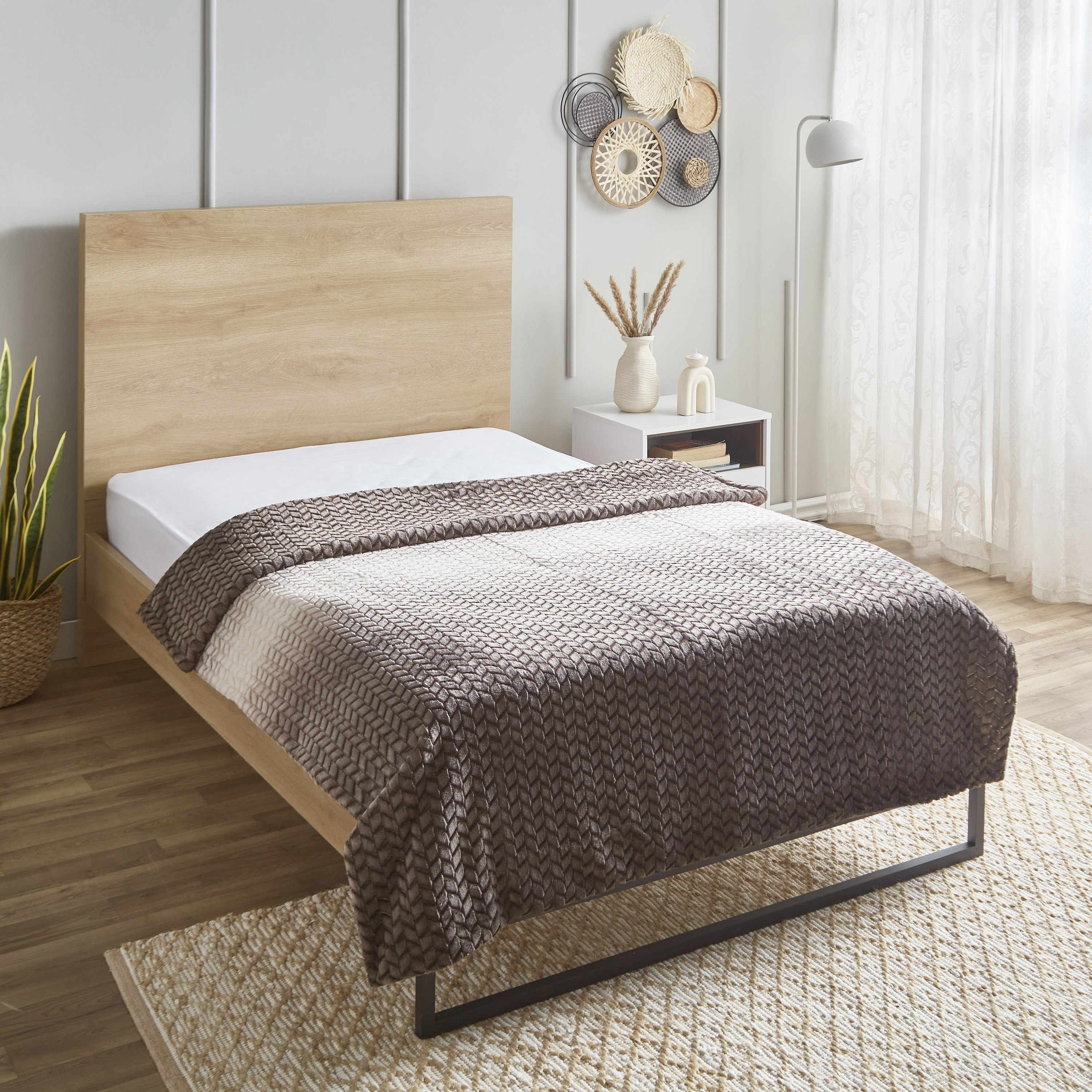 بطانية مزدوجة جاكار مزدوجة الطبقات من سولاس - 150x200 سم-hbxhomeware-hbxbedroom-image-1