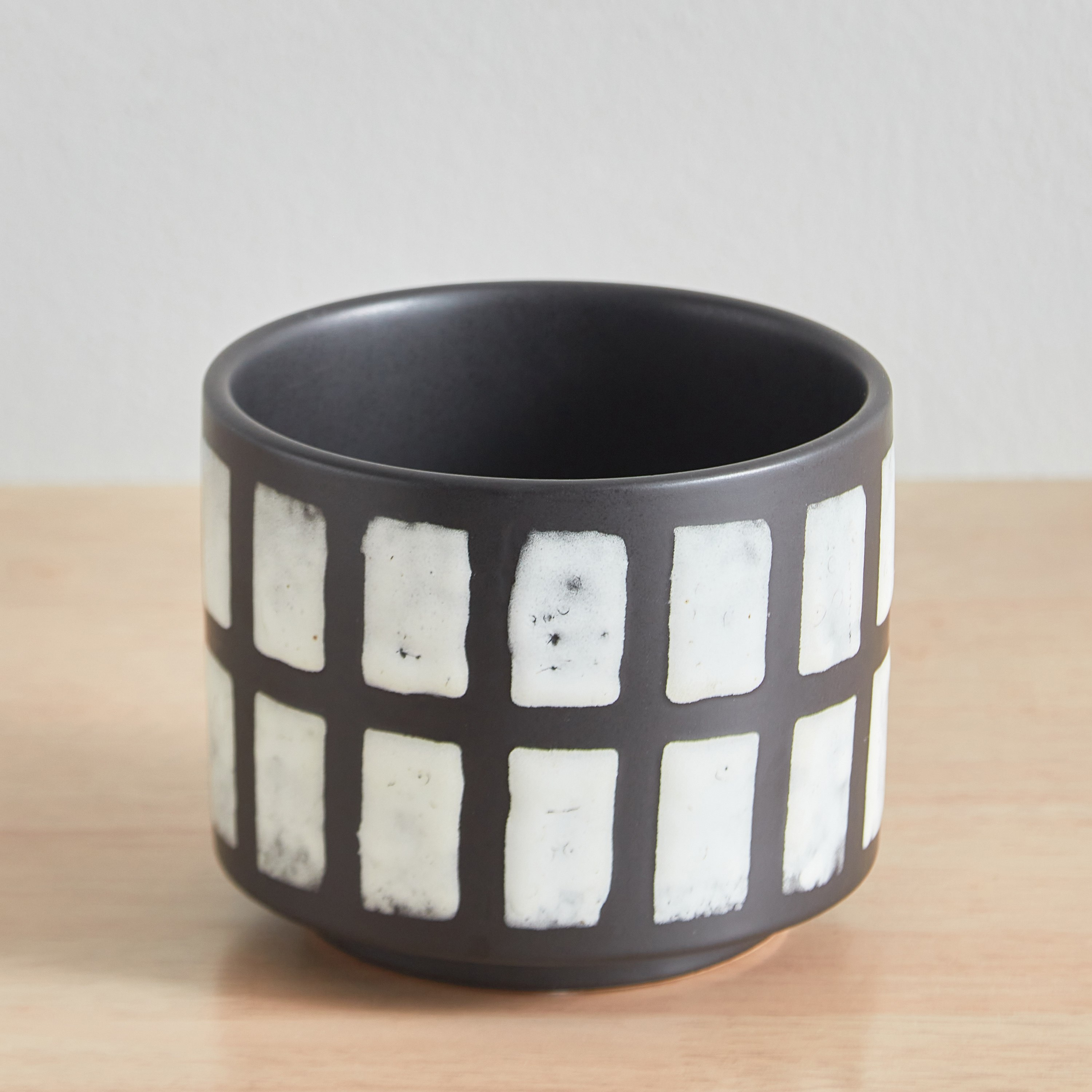 إناء زرع سيراميك مربعات من كوين - 13x13x10.5 سم-hbxhomeware-hbxdecorandfurnishings-image-2