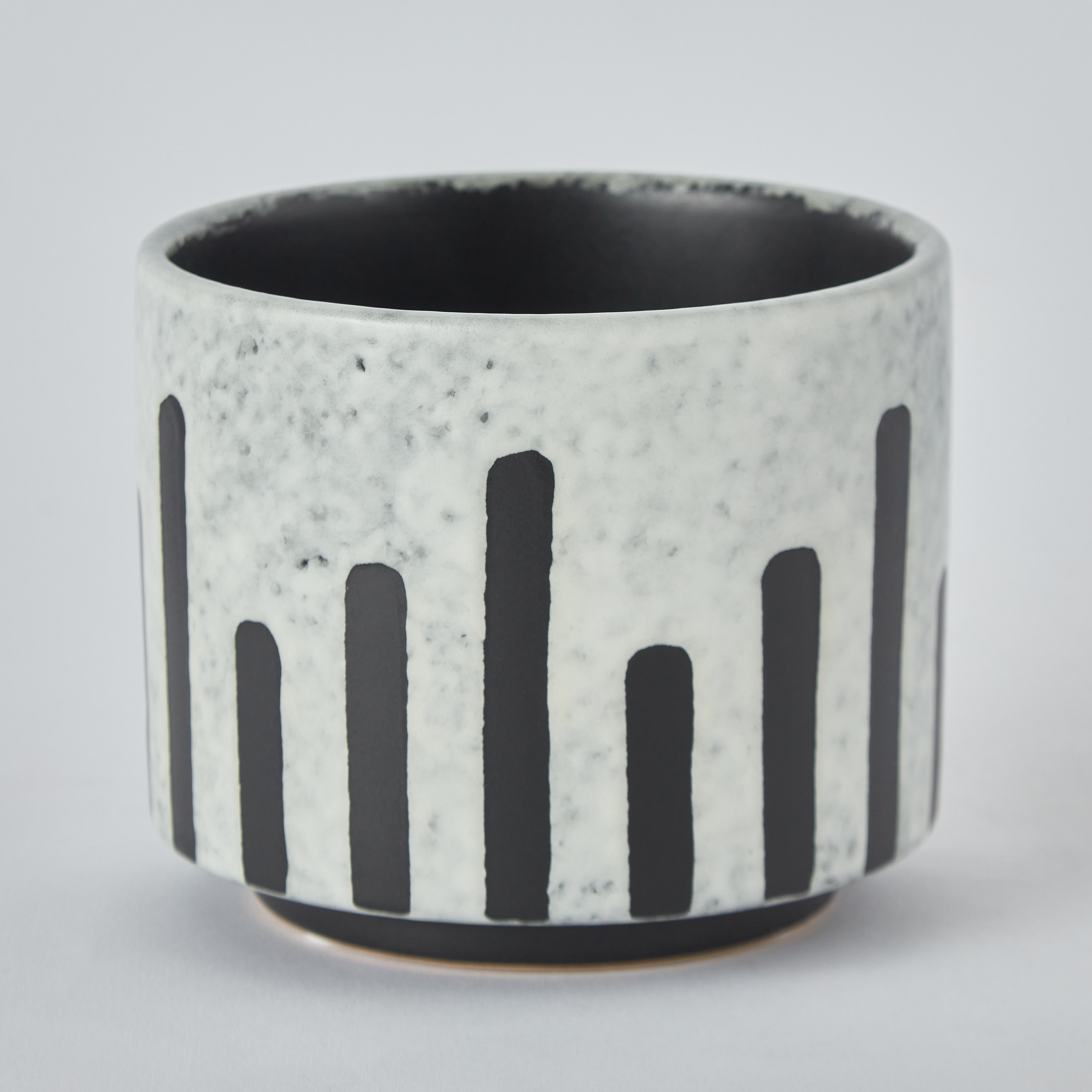 أصيص زرع سيراميك مخطط من كوين - 13x13x10.5 سم-hbxhomeware-hbxdecorandfurnishings-image-5
