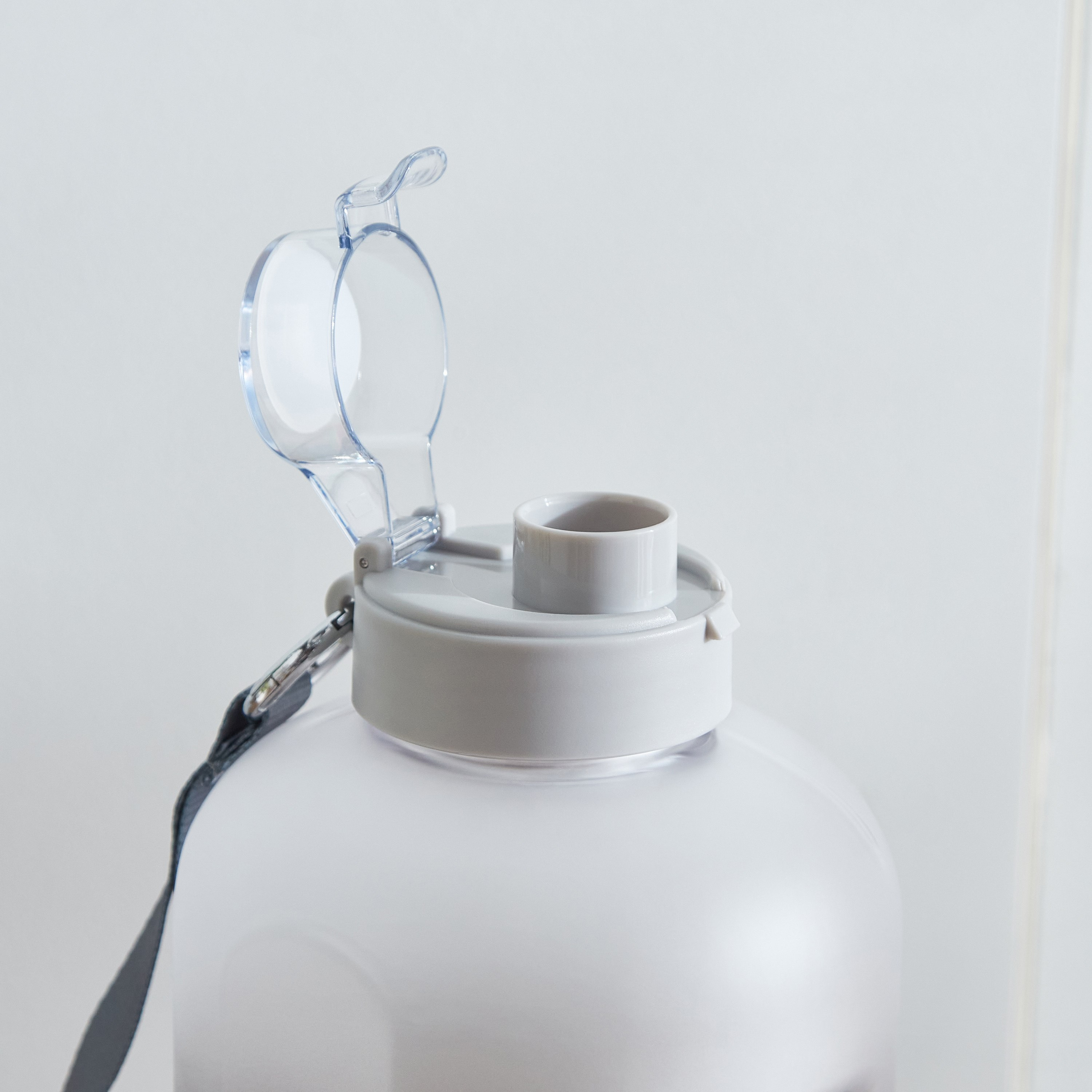 Hydra Carry On Bottle - 2.5 L-hbxhomeware-diningandtabletop-bottles-image-3