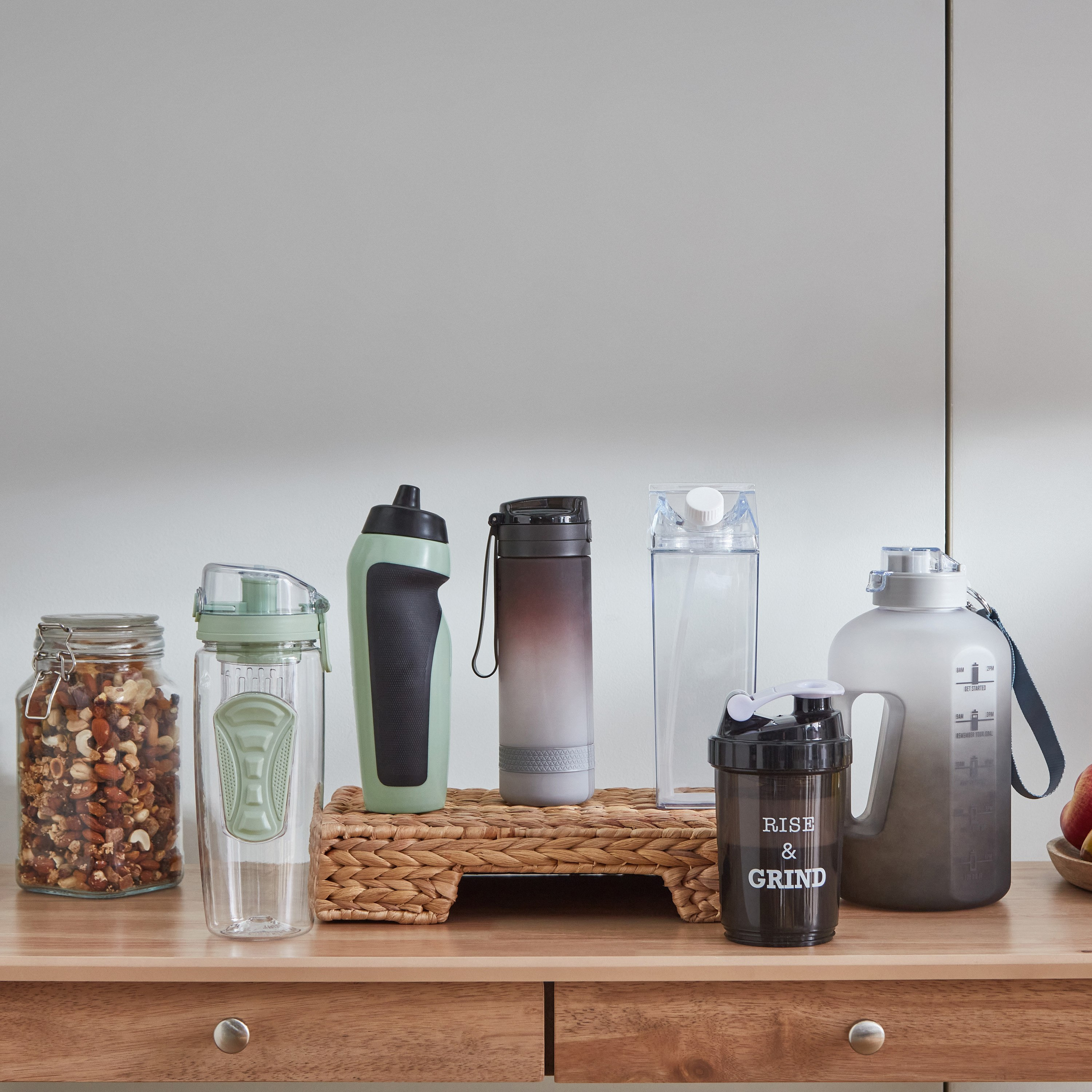 Hydra Carry On Bottle - 2.5 L-hbxhomeware-diningandtabletop-bottles-image-4