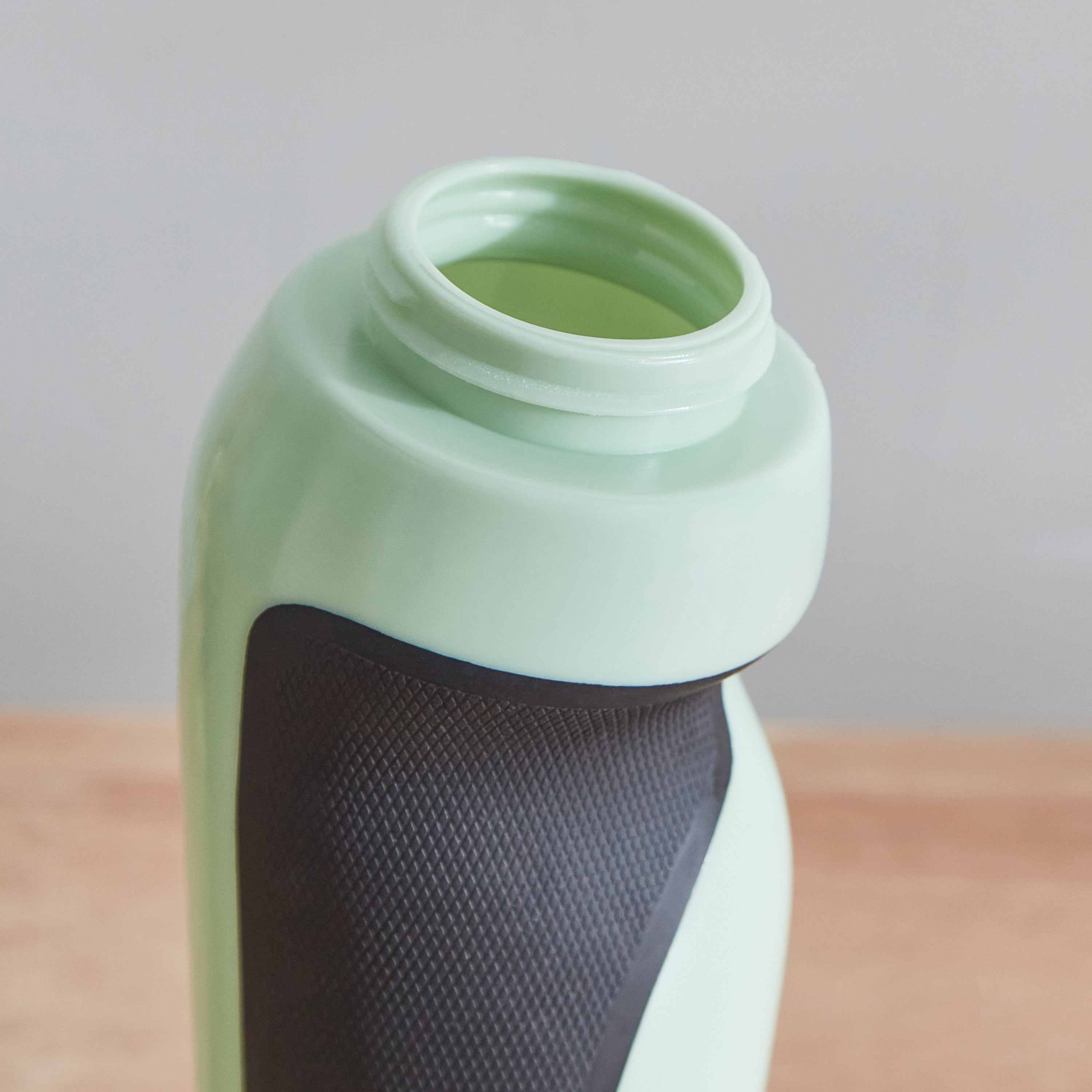 قارورة عصّارة من هيدرا-hbxhomeware-diningandtabletop-bottles-image-4